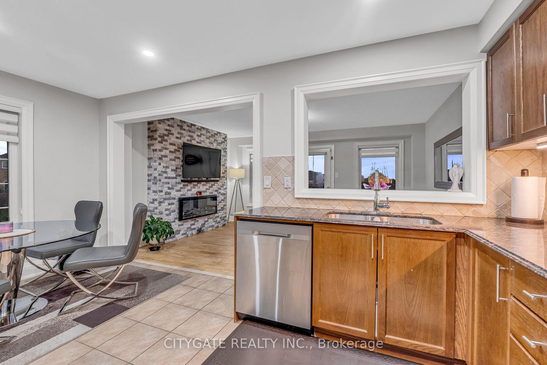 Photo 7 of 151 Spicebush Terrace, Brampton, Credit Valley — HOMEH