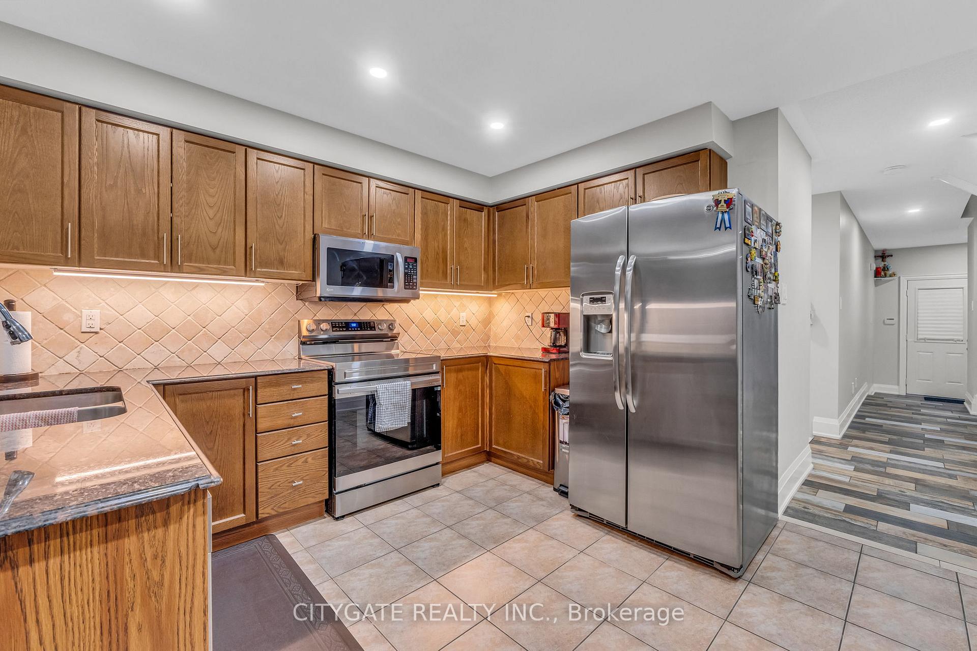 Photo 8 of 151 Spicebush Terrace, Brampton, Credit Valley — HOMEH