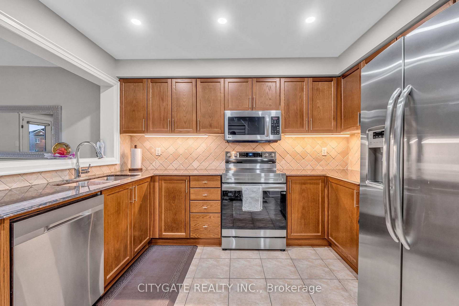 Photo 9 of 151 Spicebush Terrace, Brampton, Credit Valley — HOMEH