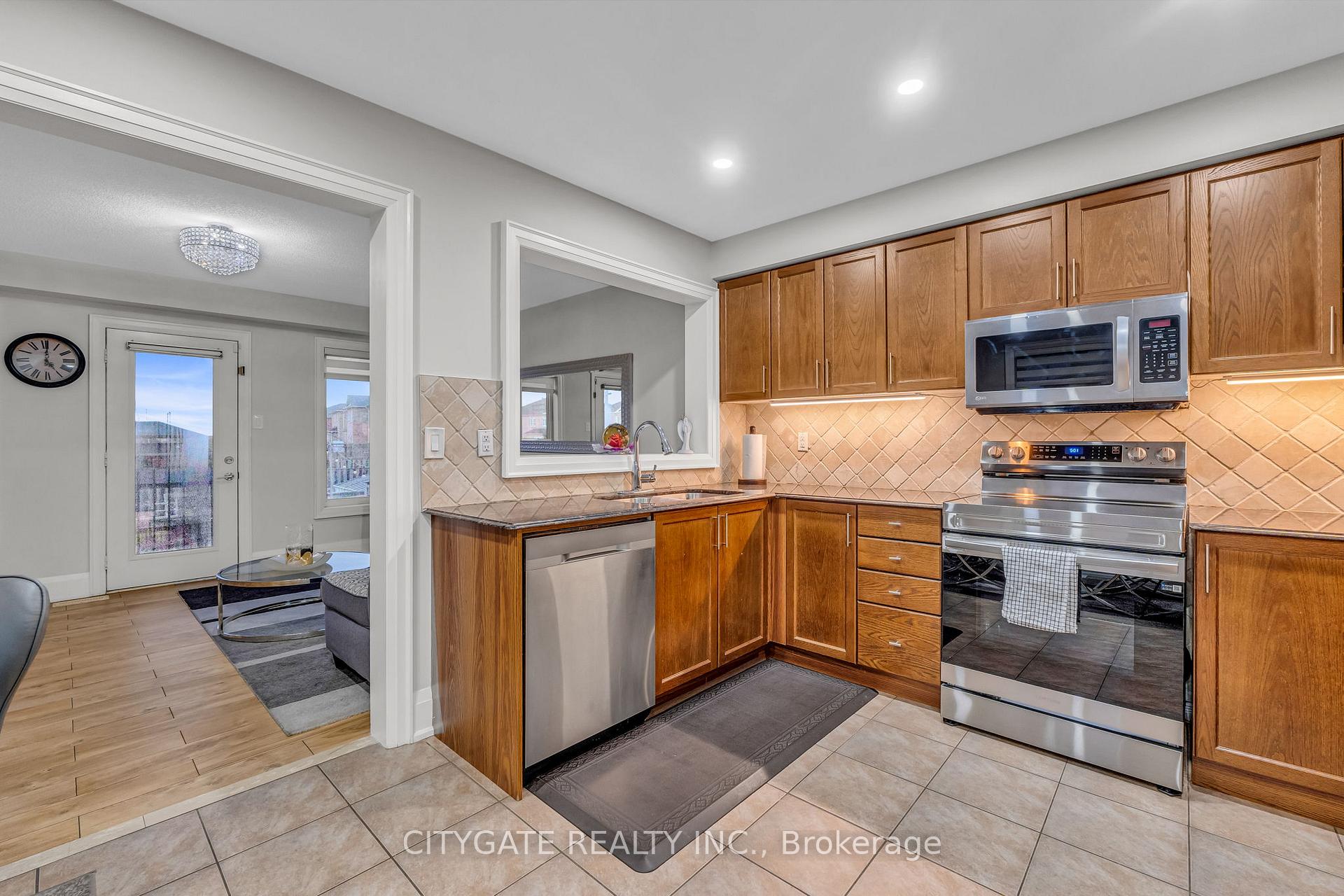Photo 11 of 151 Spicebush Terrace, Brampton, Credit Valley — HOMEH