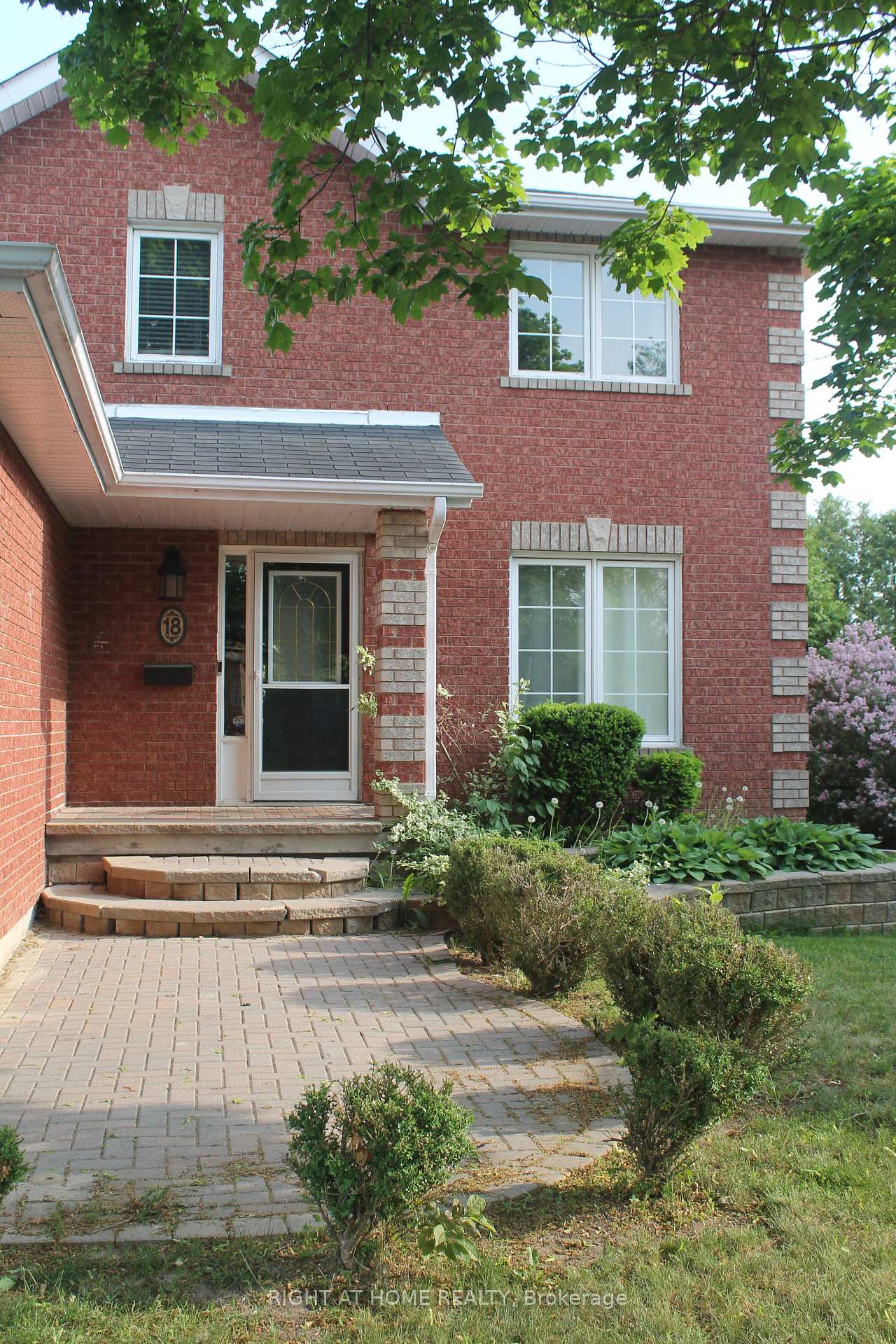Photo 2 of 18 Litner Crescent, Georgina, Keswick North — HOMEH