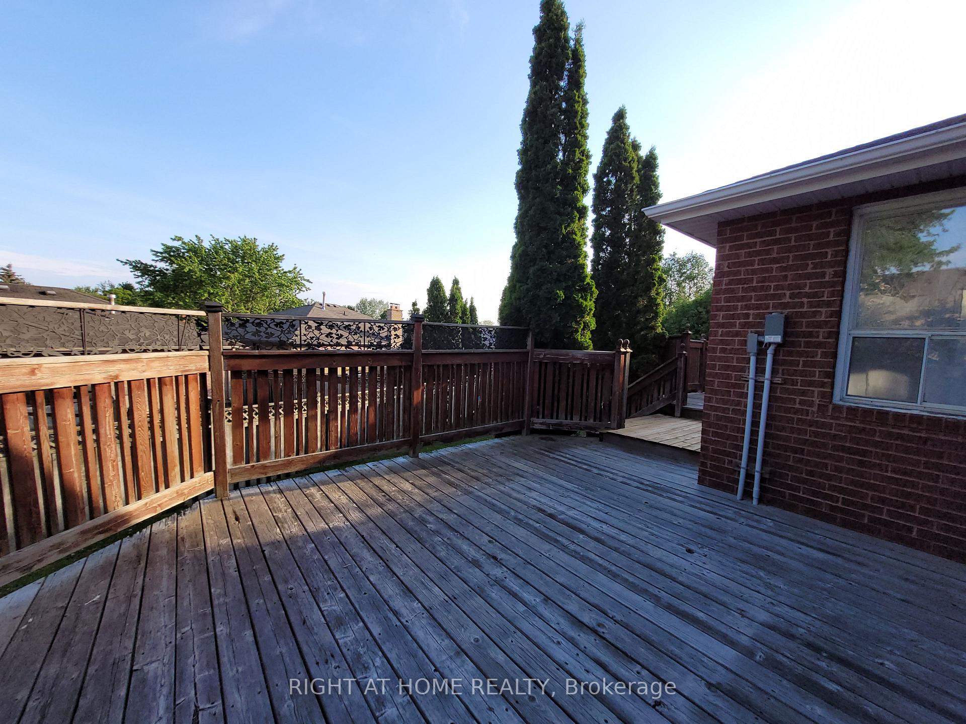 Photo 4 of 18 Litner Crescent, Georgina, Keswick North — HOMEH