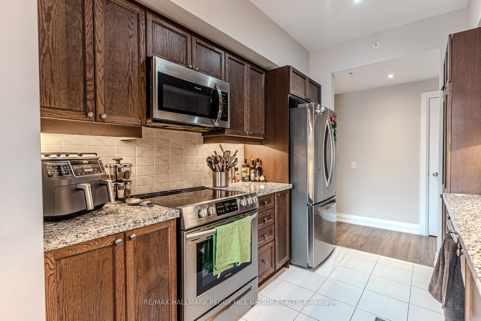 Photo 5 of Unit 501, 302 Essa Road, Barrie, 400 West — HOMEH