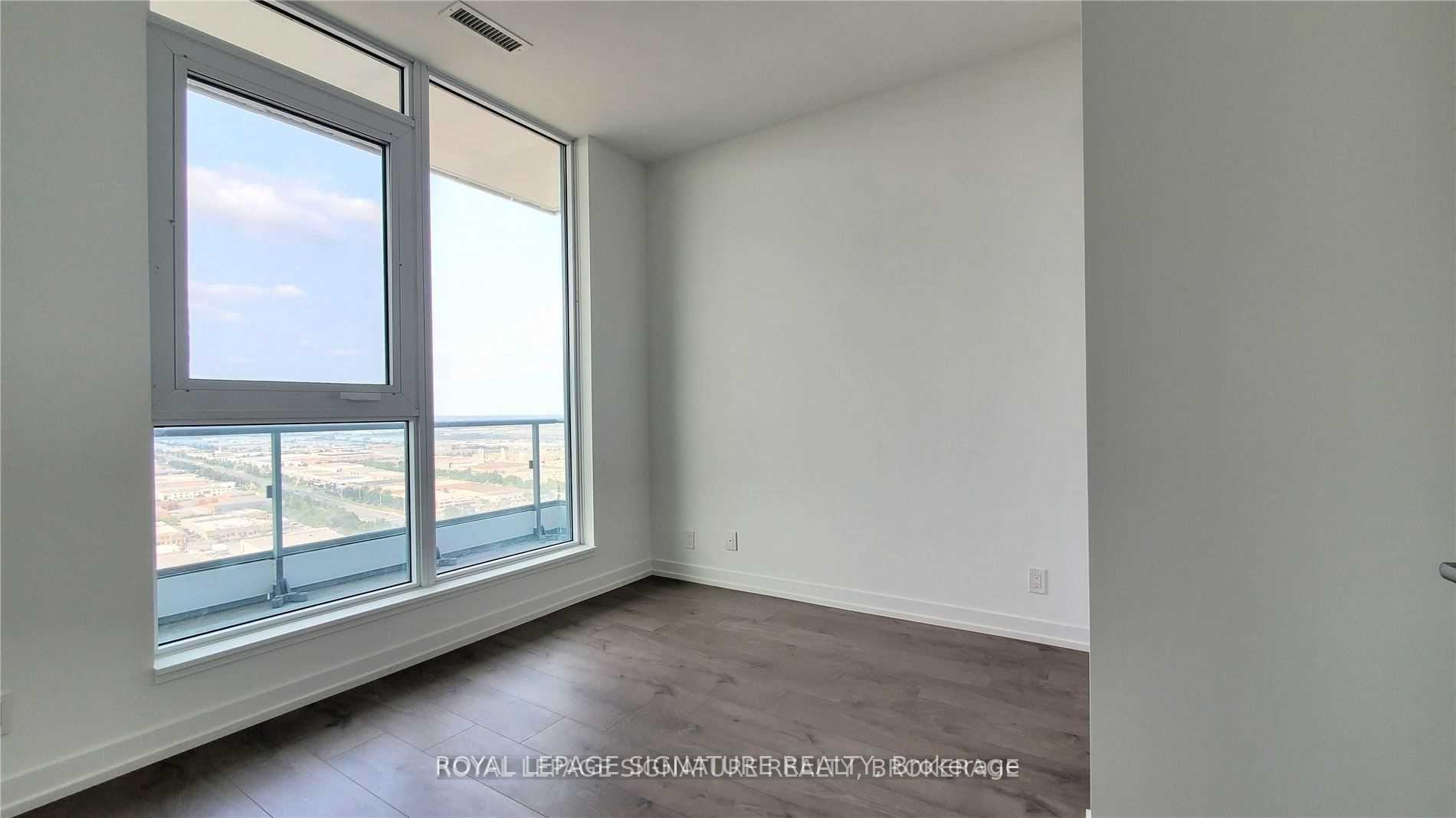 Photo 5 of Unit 3901, 950 Portage Parkway, Vaughan, Vaughan Corporate Centre — HOMEH