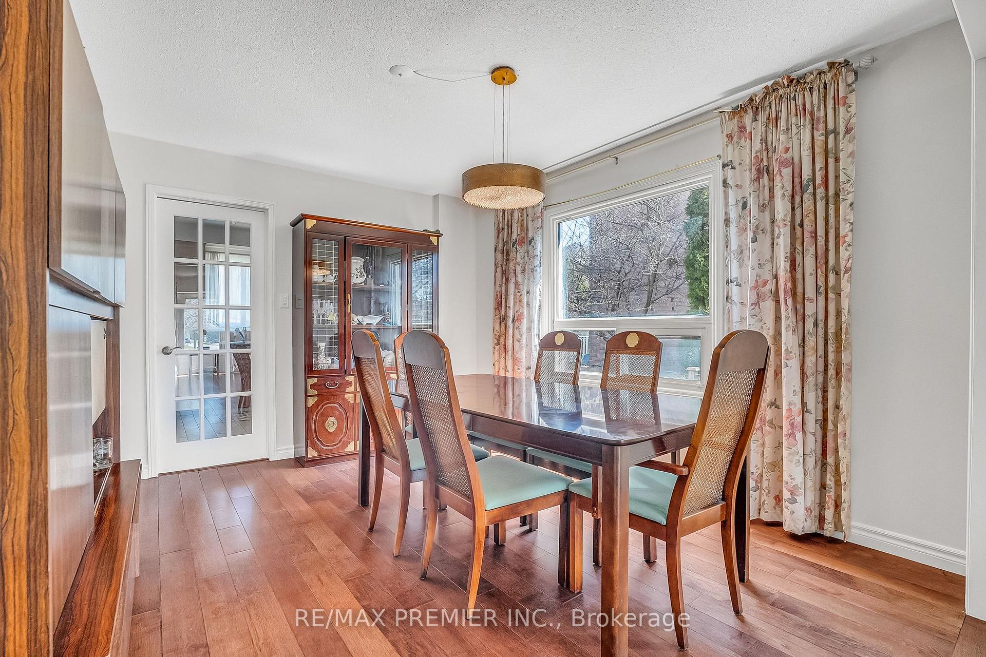 Photo 6 of 48 Mayor Crescent, Ajax, South East — HOMEH