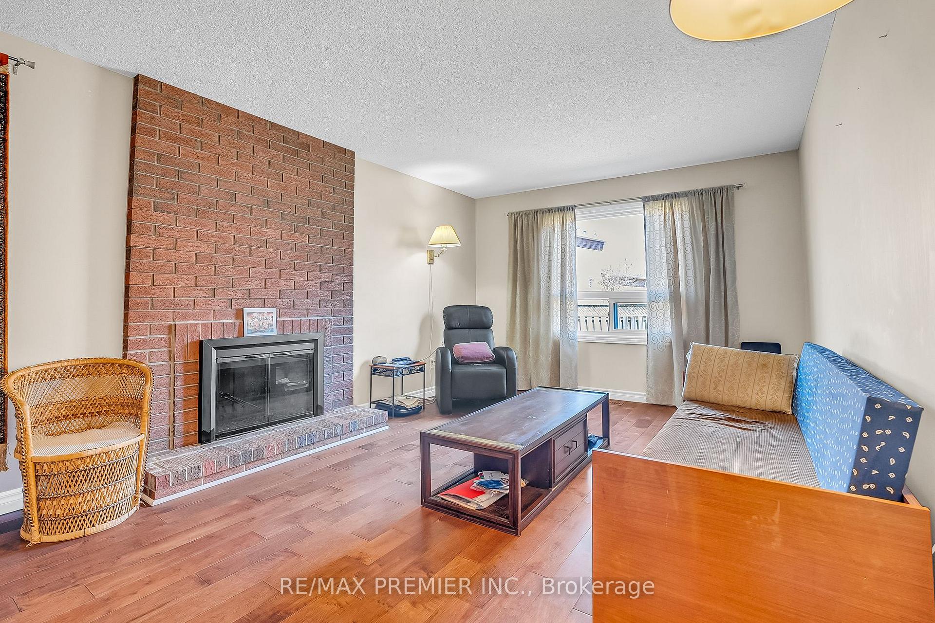 Photo 7 of 48 Mayor Crescent, Ajax, South East — HOMEH