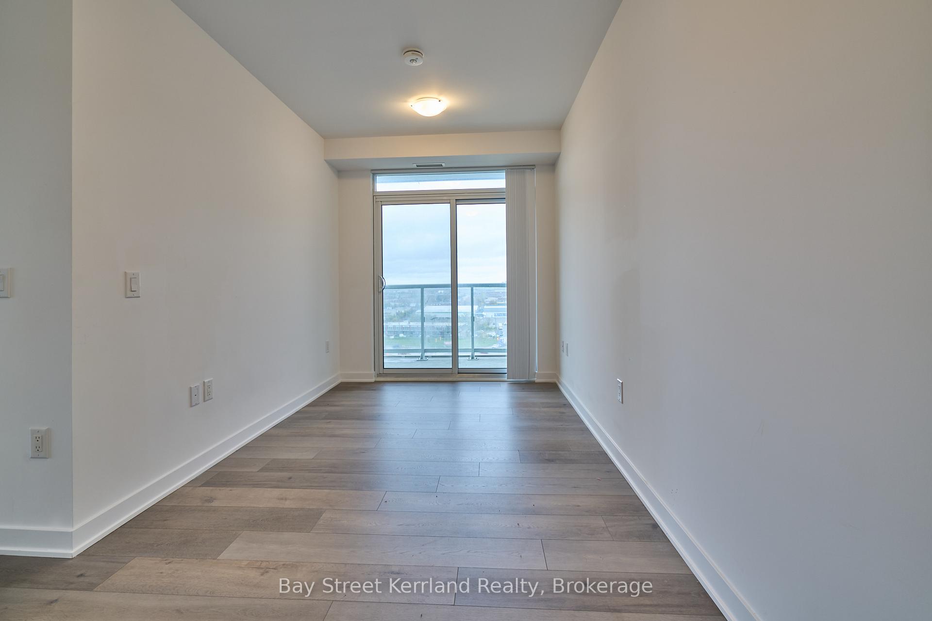 Photo 4 of Unit 1108, 60 Honeycrisp Crescent, Vaughan, Vaughan Corporate Centre — HOMEH
