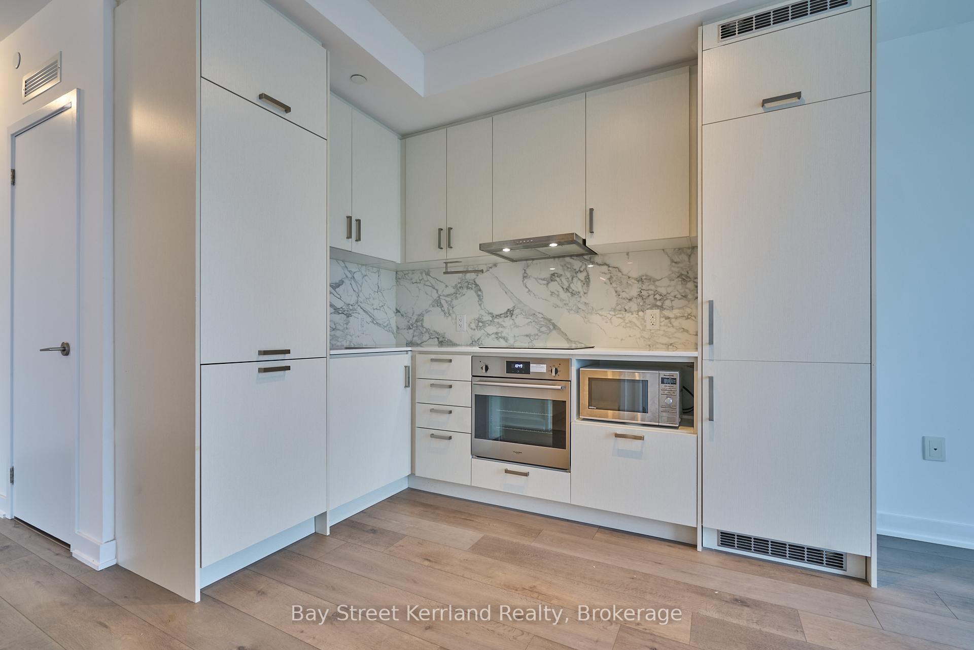 Photo 9 of Unit 1108, 60 Honeycrisp Crescent, Vaughan, Vaughan Corporate Centre — HOMEH