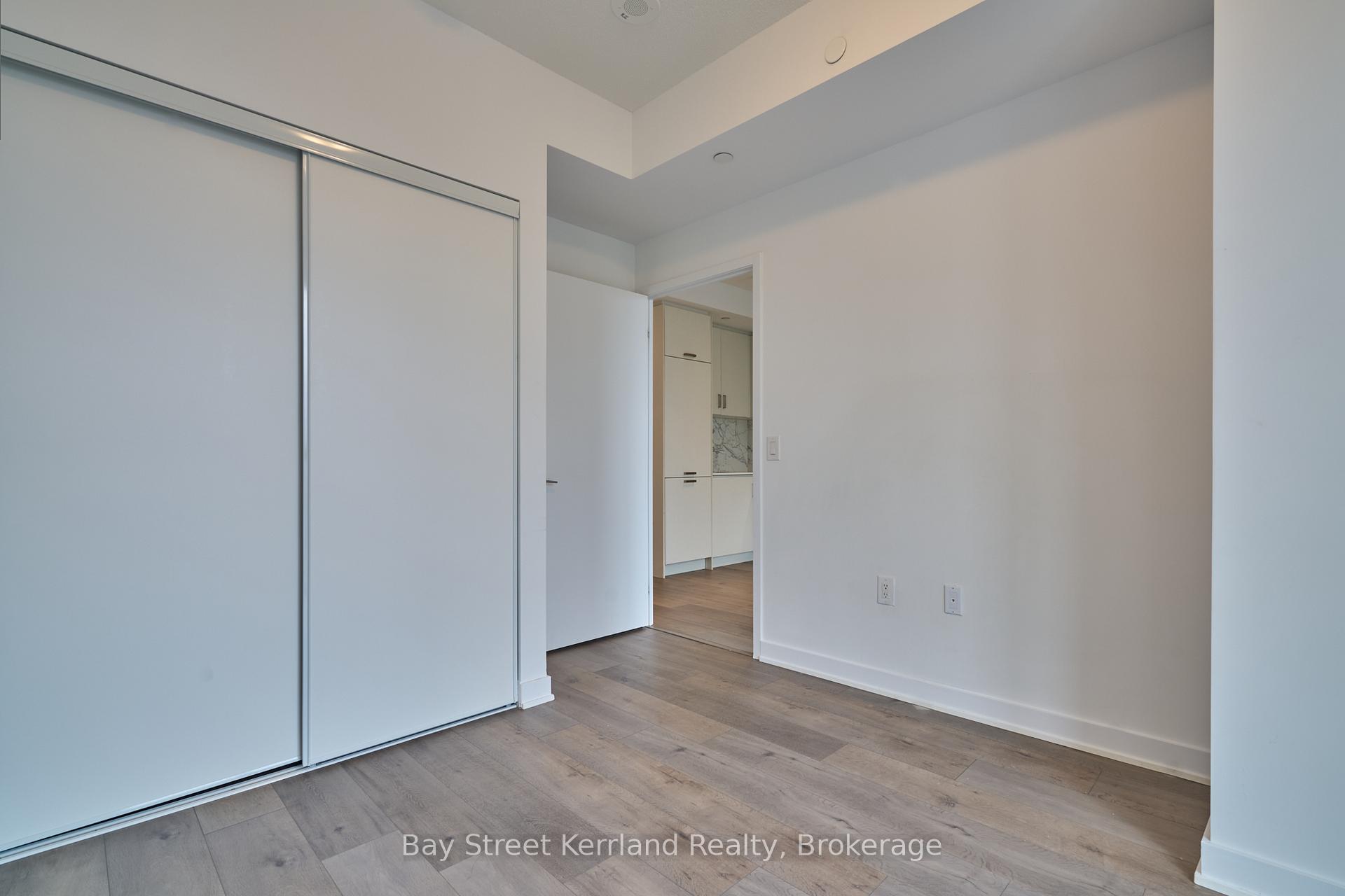 Photo 11 of Unit 1108, 60 Honeycrisp Crescent, Vaughan, Vaughan Corporate Centre — HOMEH