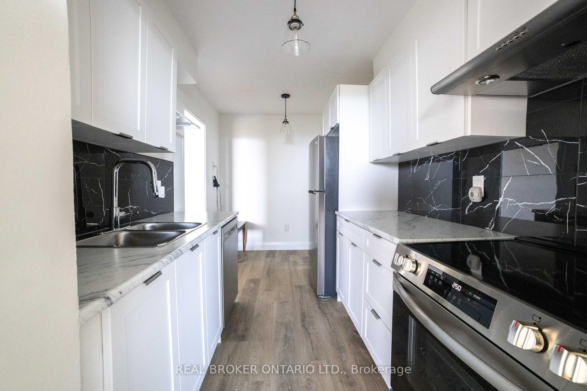 Photo 5 of Unit 2704, 3 Massey Square, Toronto, Crescent Town — HOMEH