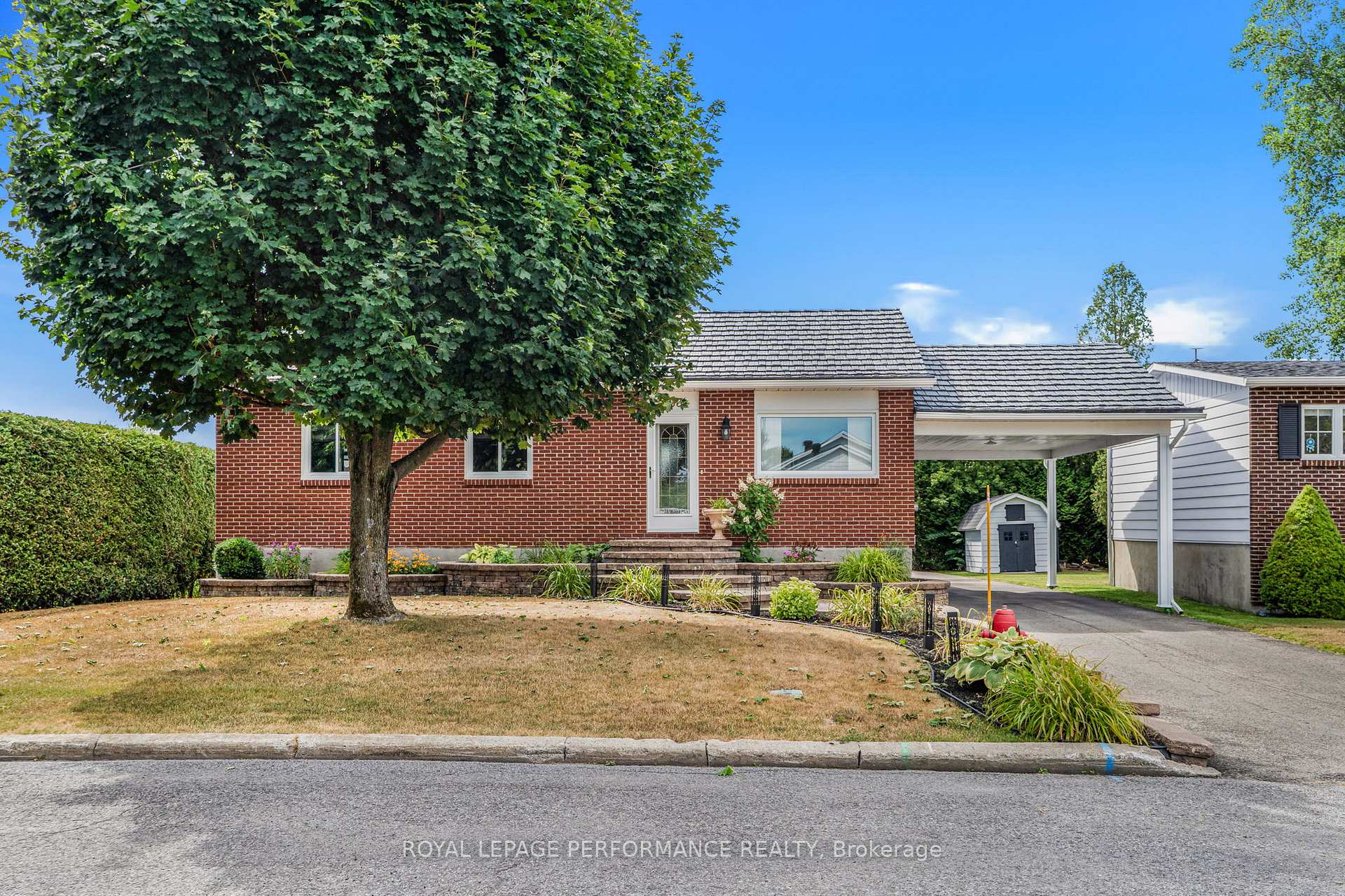 Photo 1 of 803 Victoria Street, Champlain, L'Orignal — HOMEH