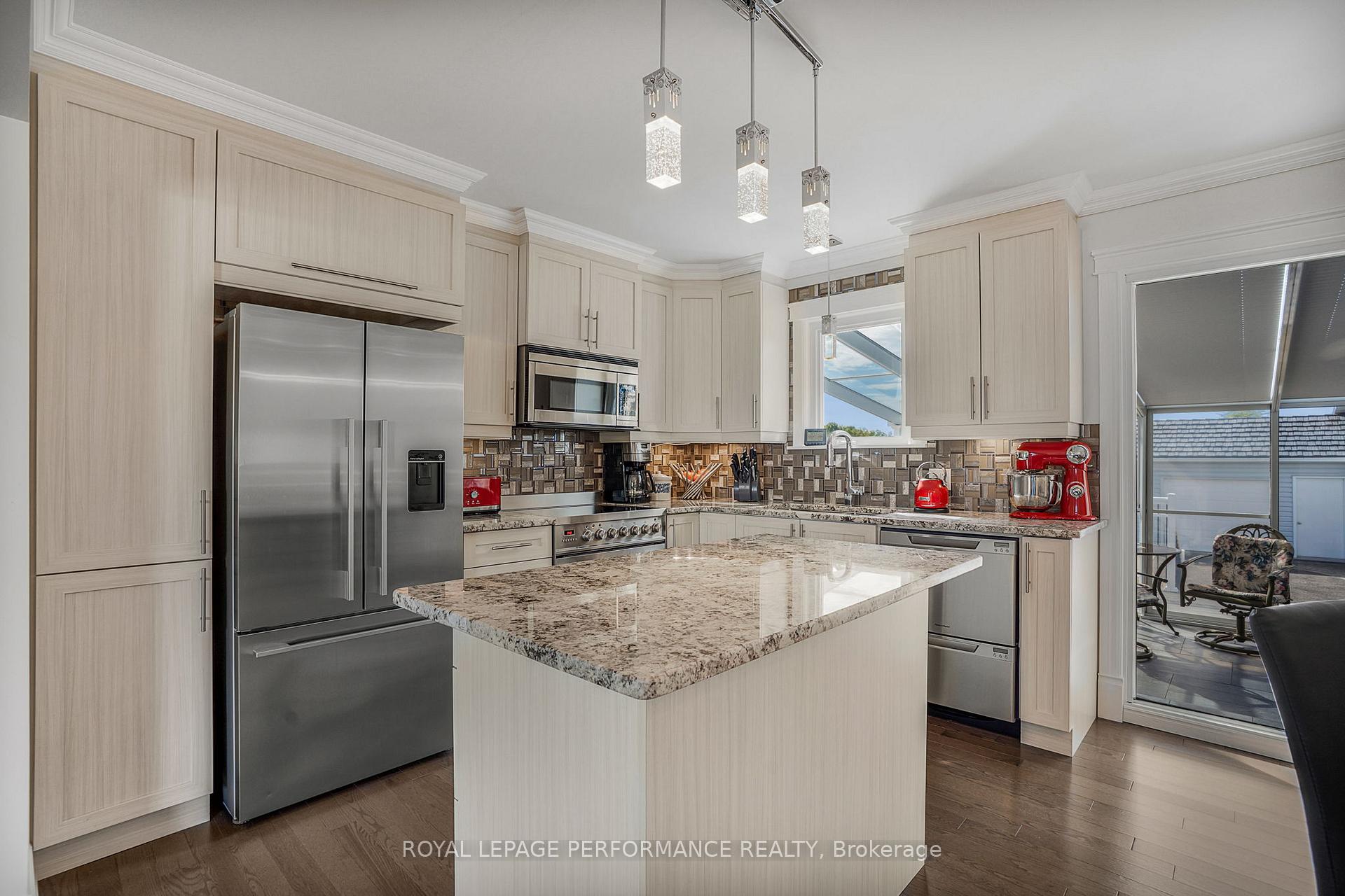 Photo 10 of 803 Victoria Street, Champlain, L'Orignal — HOMEH