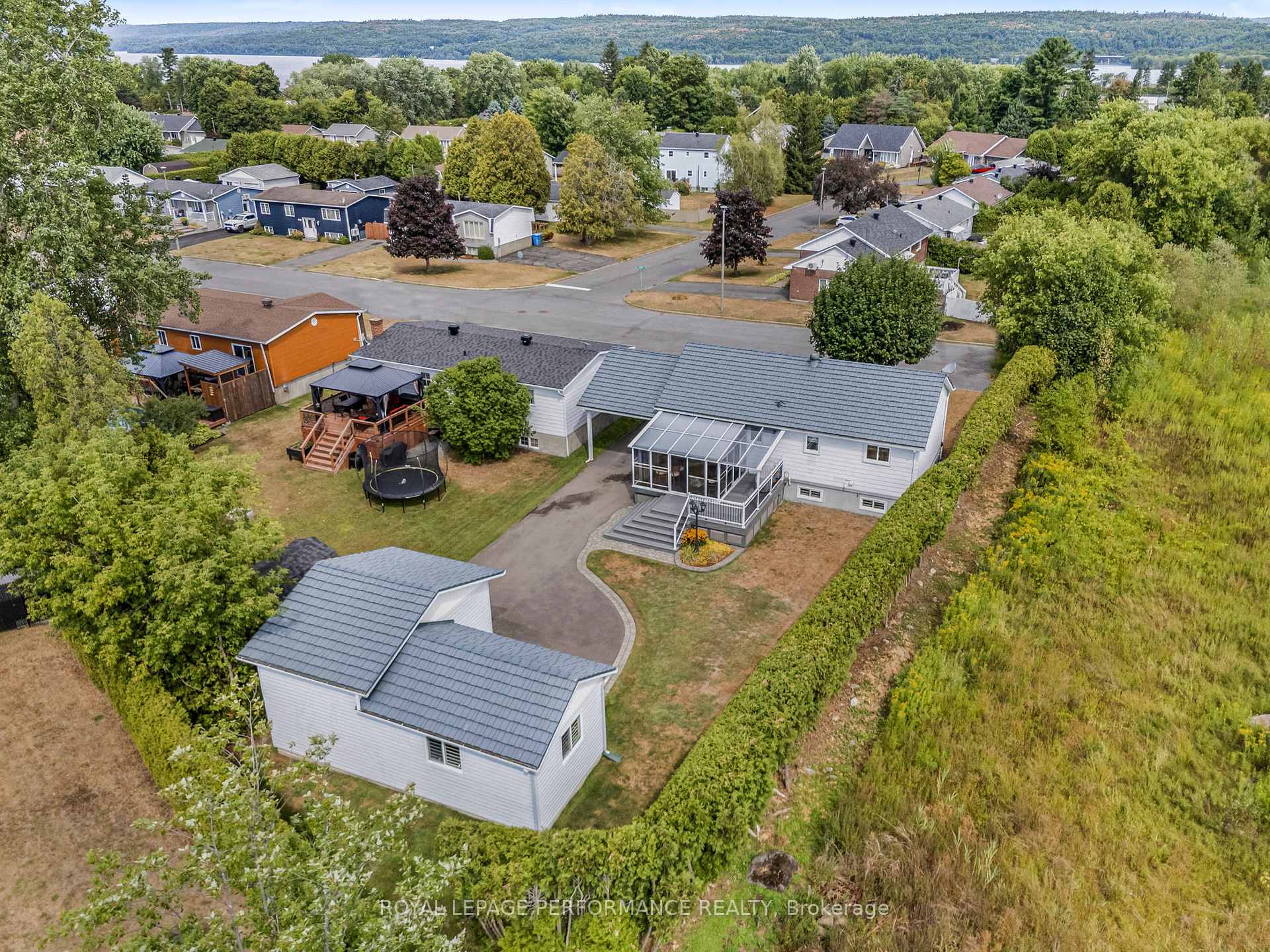 Photo 26 of 803 Victoria Street, Champlain, L'Orignal — HOMEH