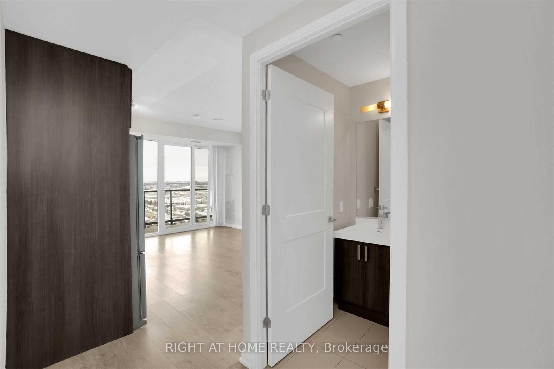 Photo 5 of Unit 2115, 7895 Jane Street, Vaughan, Concord — HOMEH
