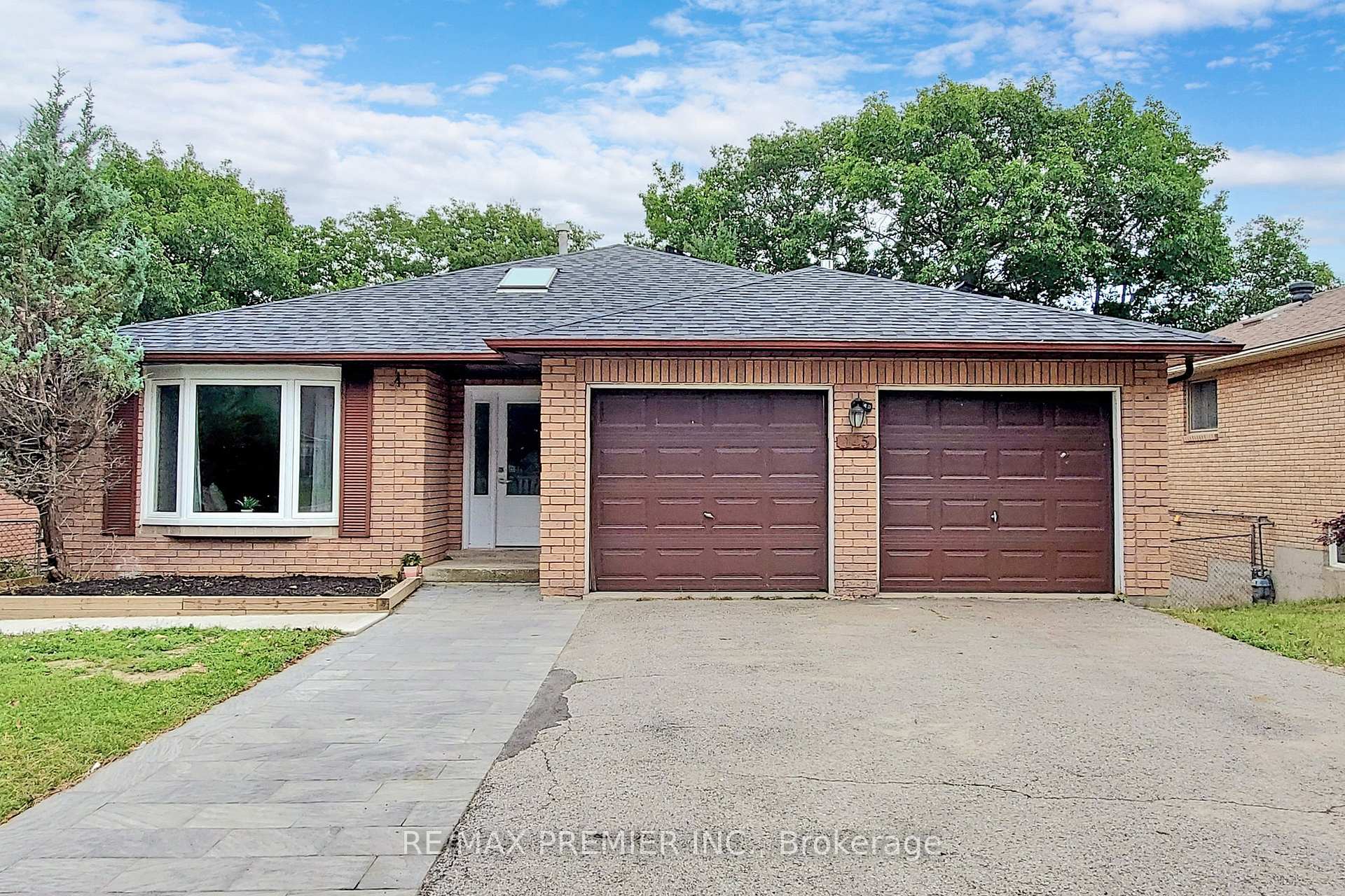 Photo 1 of 145 Fox Run, Barrie, Letitia Heights — HOMEH