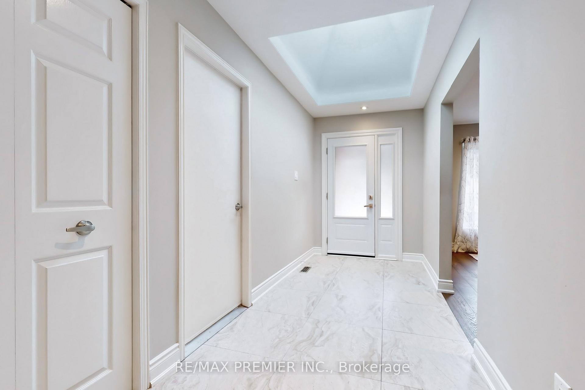 Photo 3 of 145 Fox Run, Barrie, Letitia Heights — HOMEH