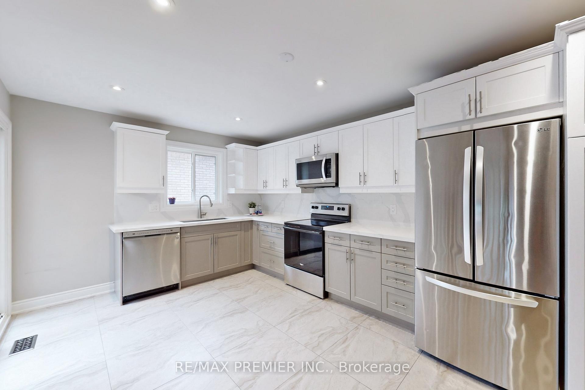 Photo 12 of 145 Fox Run, Barrie, Letitia Heights — HOMEH