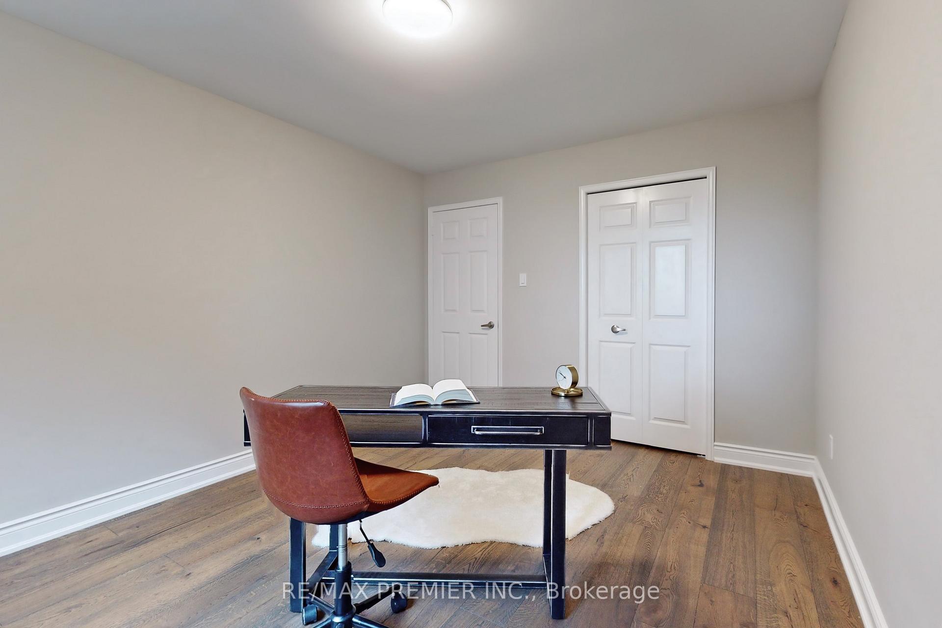 Photo 14 of 145 Fox Run, Barrie, Letitia Heights — HOMEH
