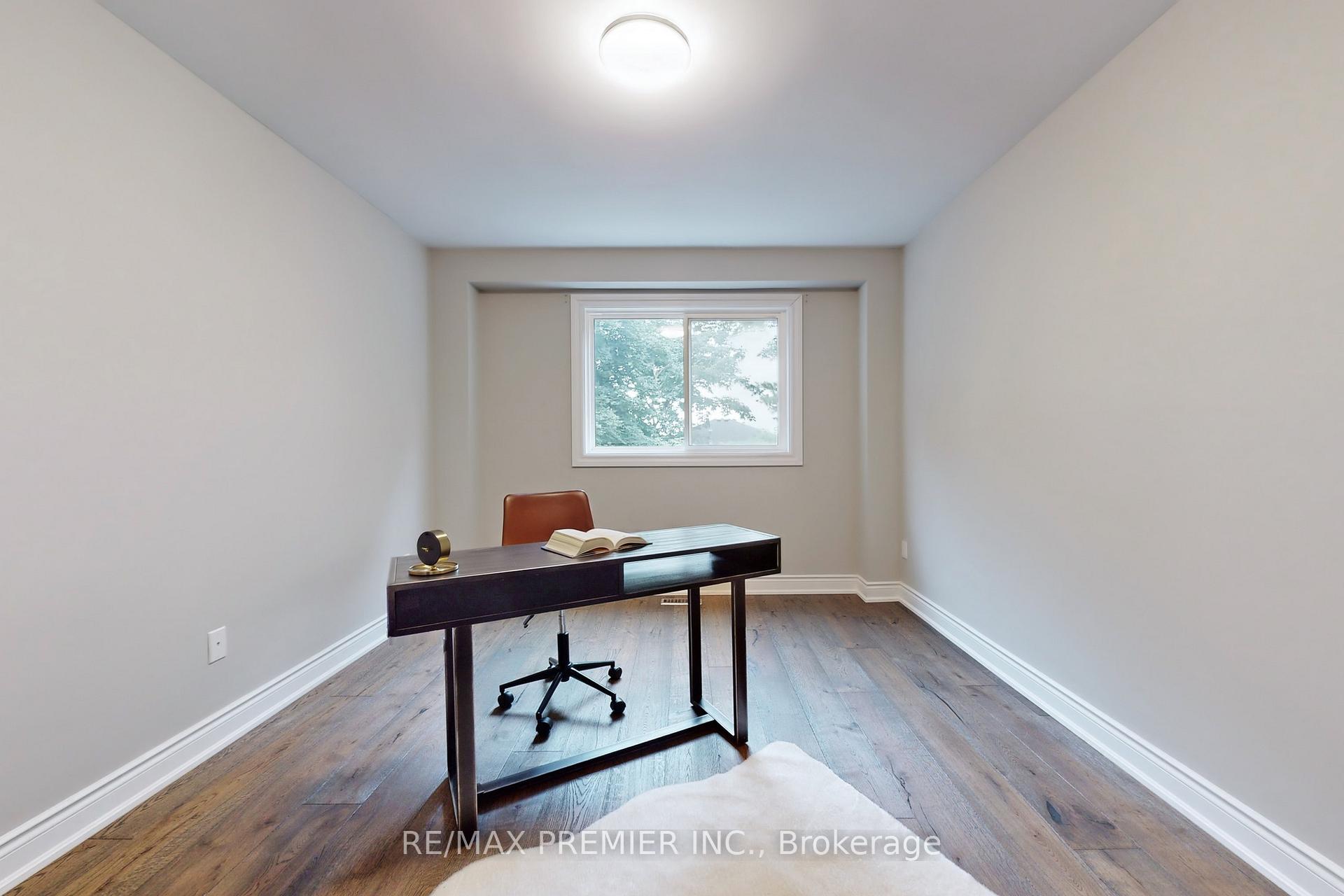 Photo 15 of 145 Fox Run, Barrie, Letitia Heights — HOMEH