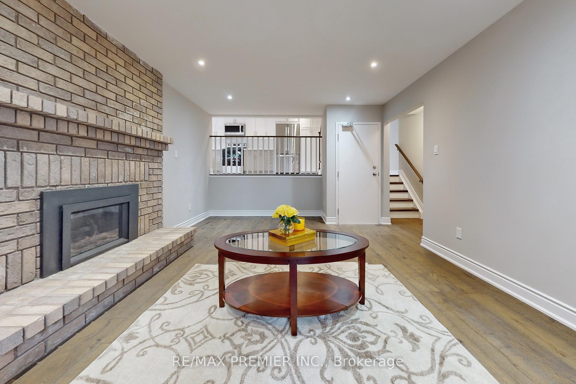 Photo 16 of 145 Fox Run, Barrie, Letitia Heights — HOMEH