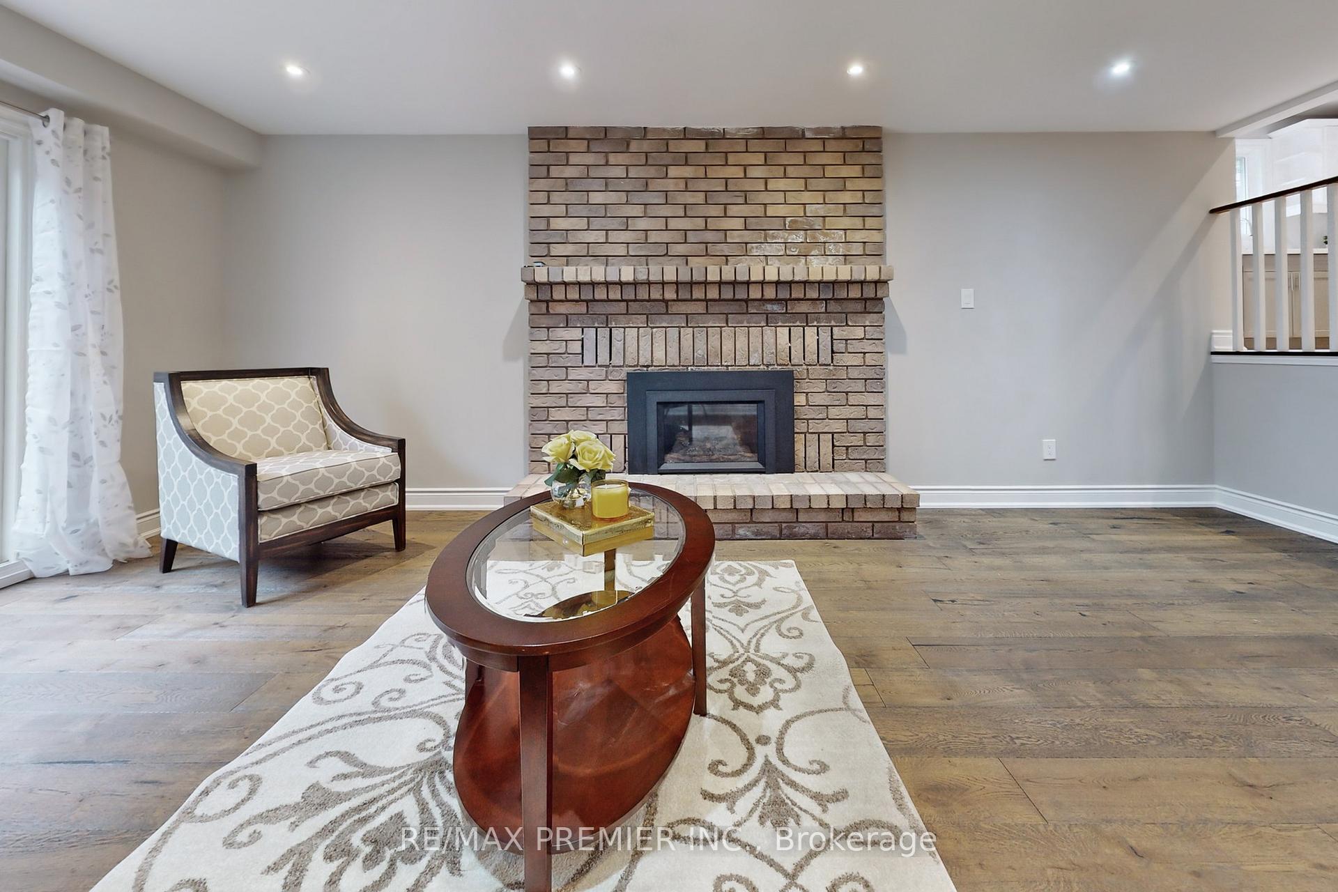 Photo 19 of 145 Fox Run, Barrie, Letitia Heights — HOMEH