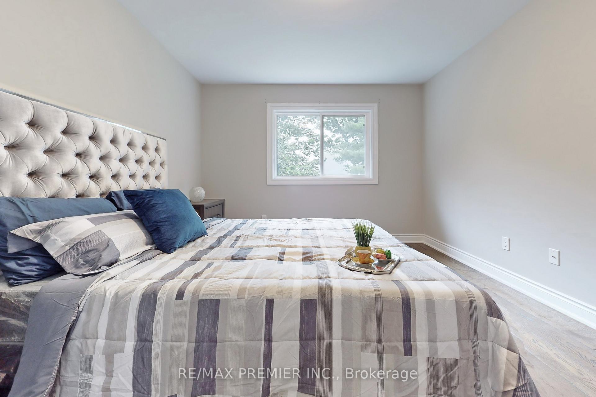 Photo 21 of 145 Fox Run, Barrie, Letitia Heights — HOMEH