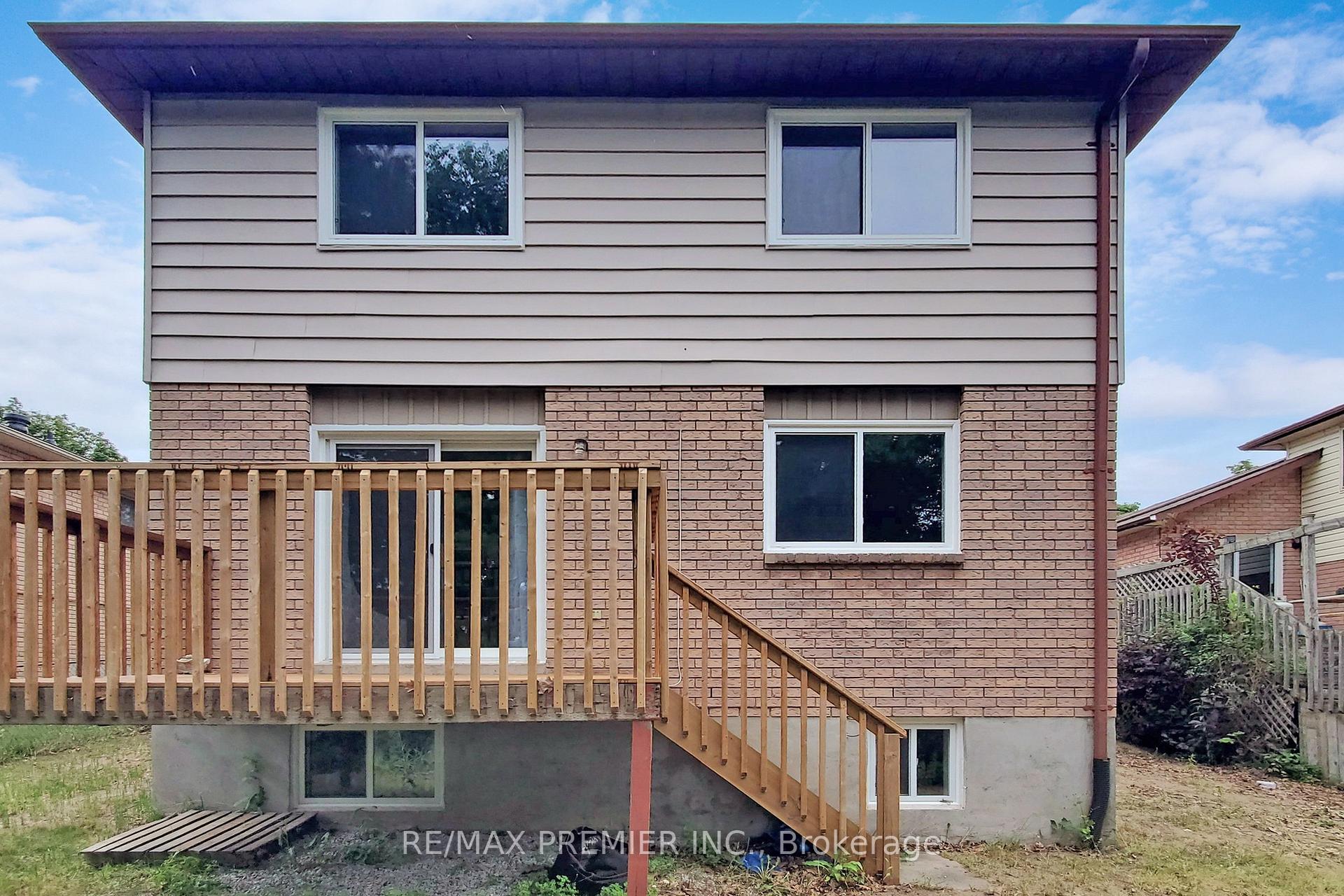 Photo 25 of 145 Fox Run, Barrie, Letitia Heights — HOMEH