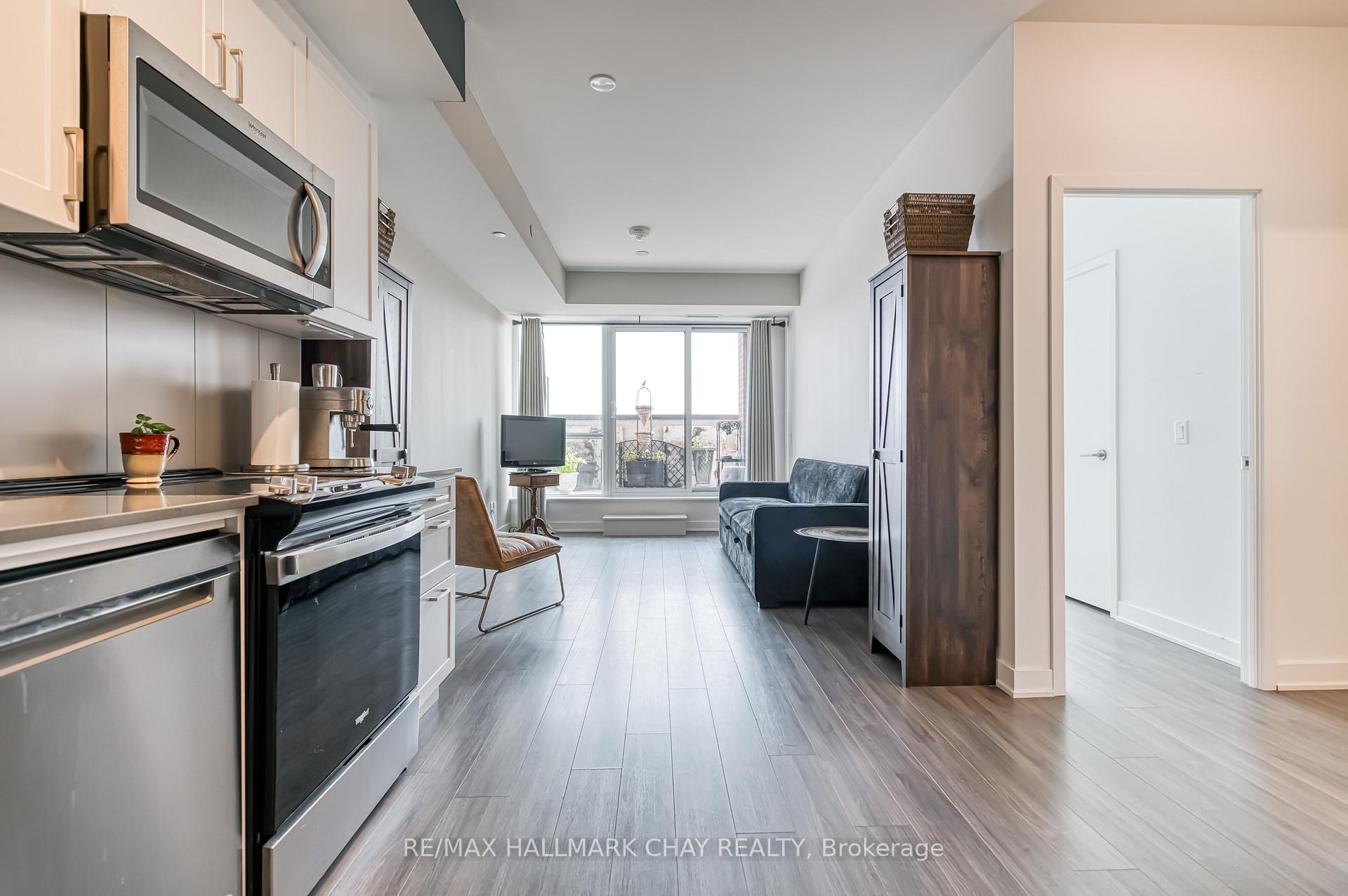Photo 4 of Unit 217, 681 Yonge Street N, Barrie, Painswick South — HOMEH