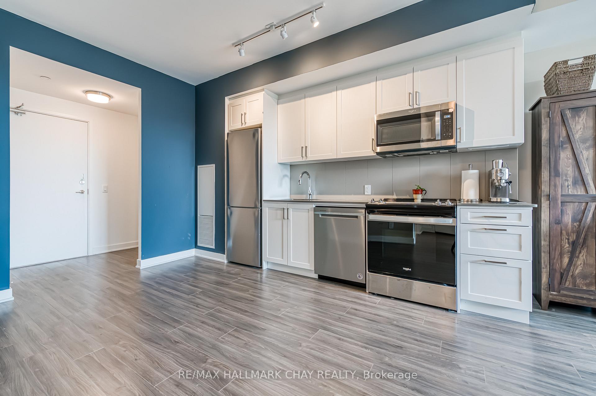 Photo 6 of Unit 217, 681 Yonge Street N, Barrie, Painswick South — HOMEH