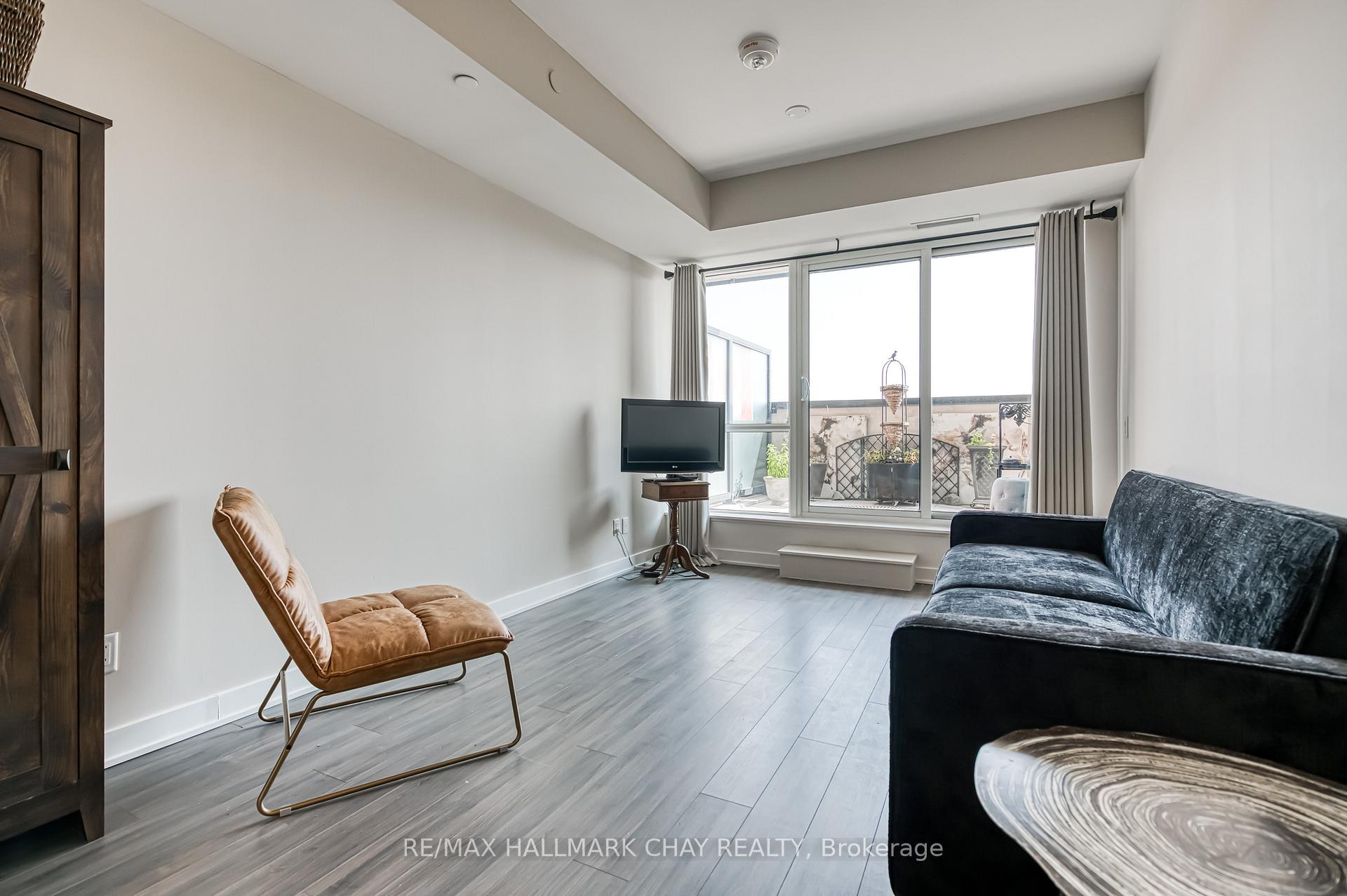 Photo 8 of Unit 217, 681 Yonge Street N, Barrie, Painswick South — HOMEH