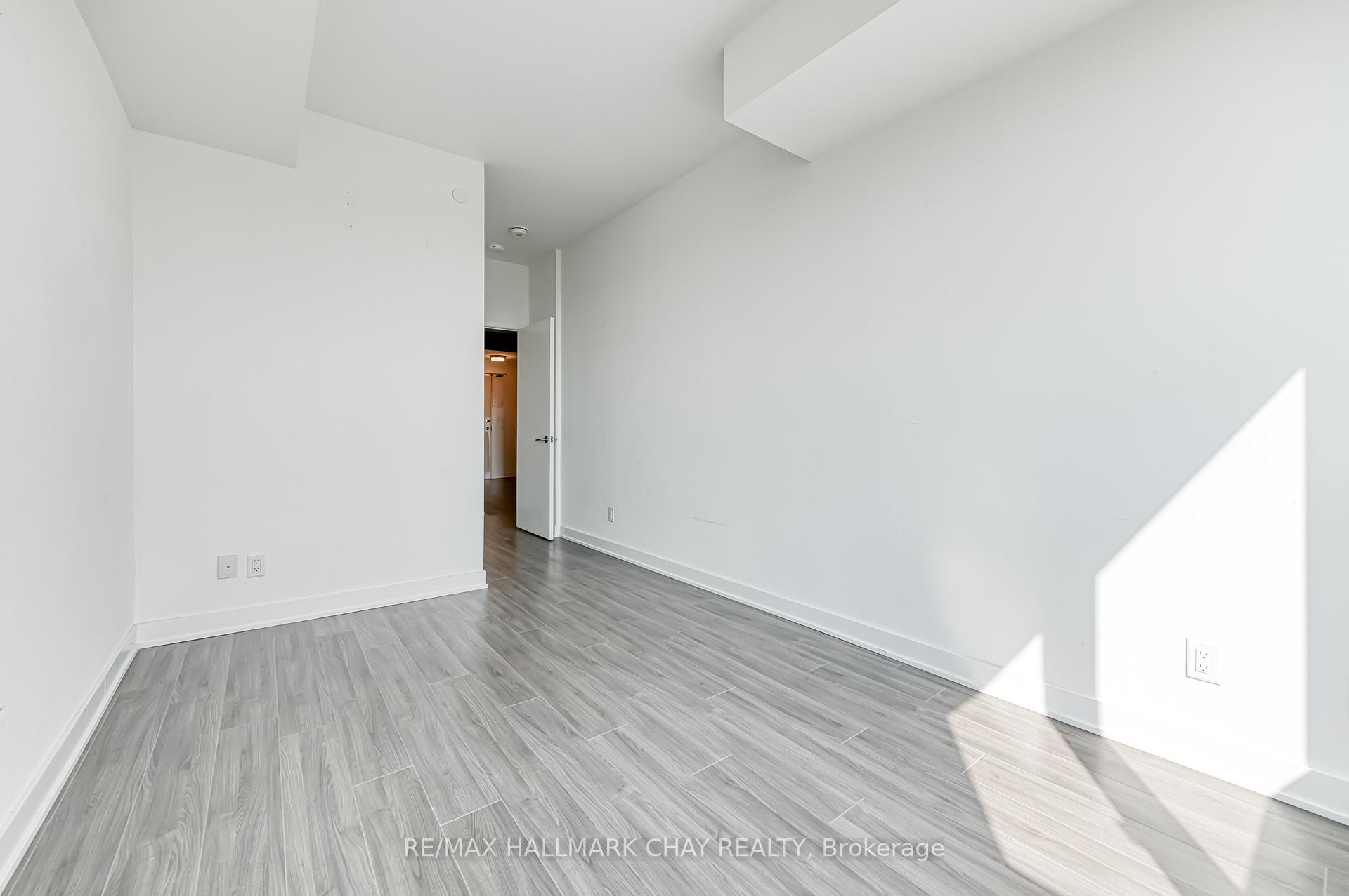 Photo 13 of Unit 217, 681 Yonge Street N, Barrie, Painswick South — HOMEH