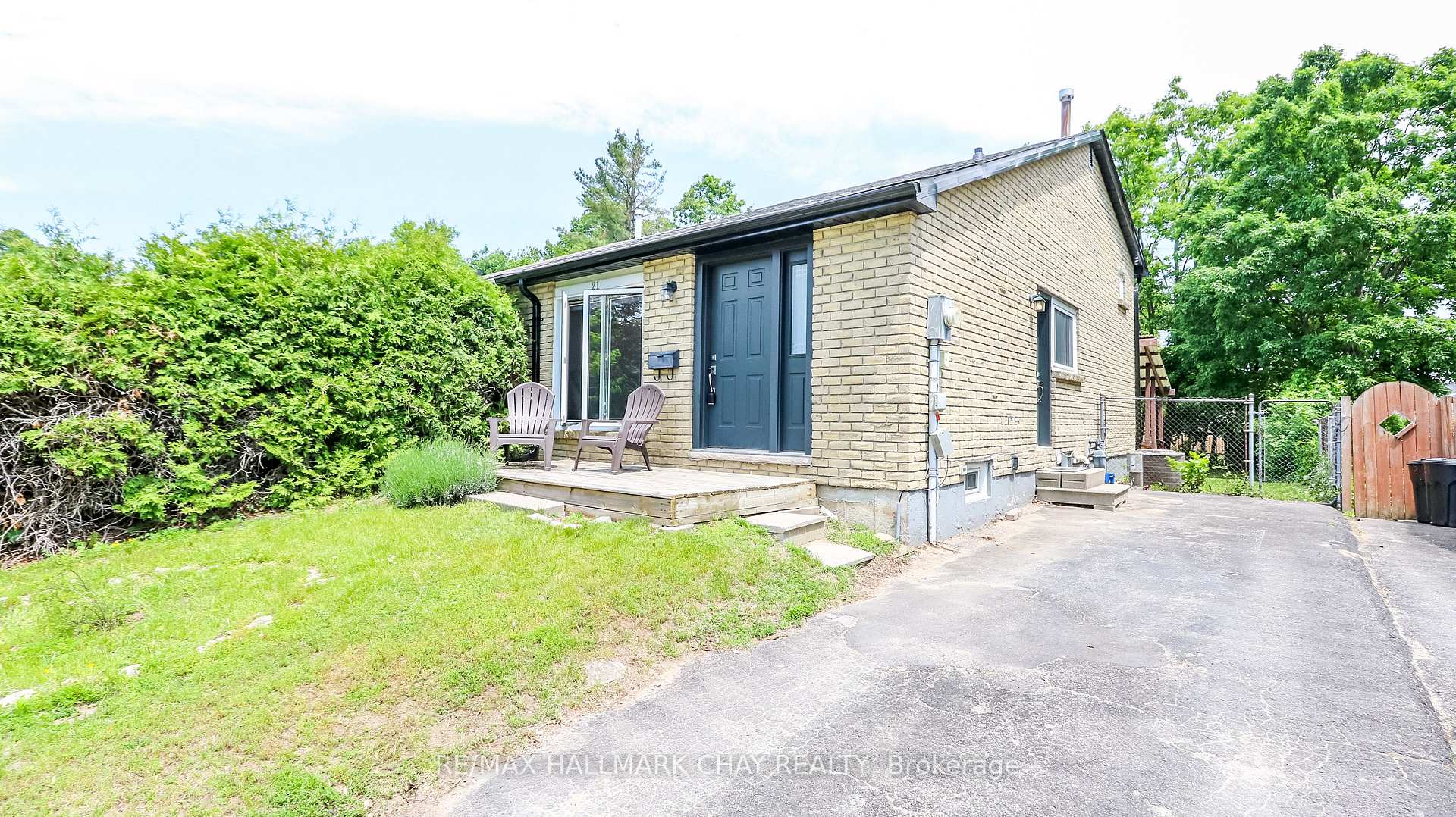 Photo 1 of 21 Scott Crescent, Barrie, Letitia Heights — HOMEH
