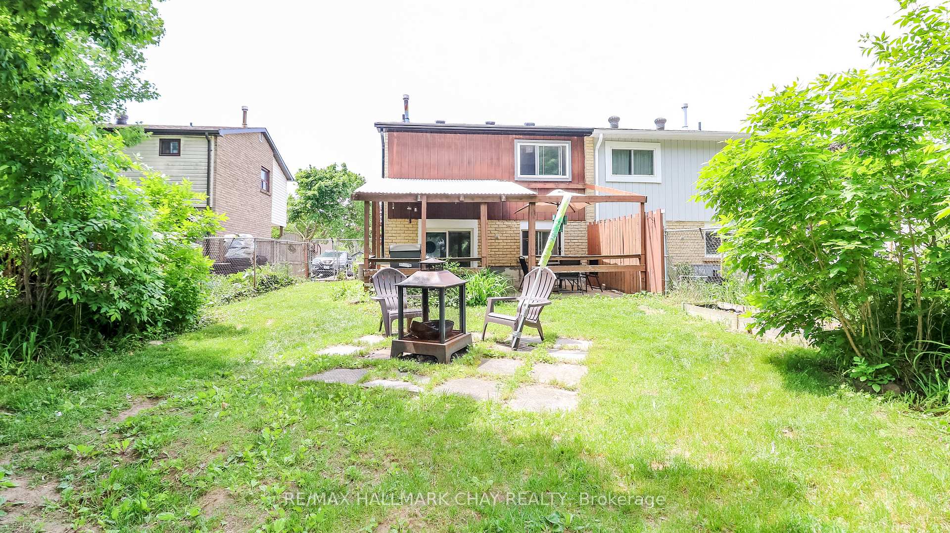 Photo 6 of 21 Scott Crescent, Barrie, Letitia Heights — HOMEH