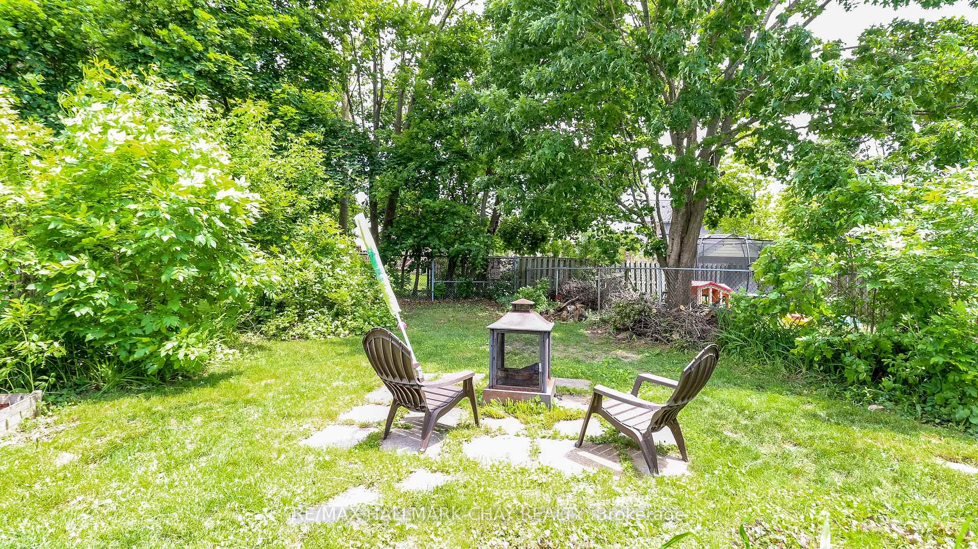 Photo 13 of 21 Scott Crescent, Barrie, Letitia Heights — HOMEH