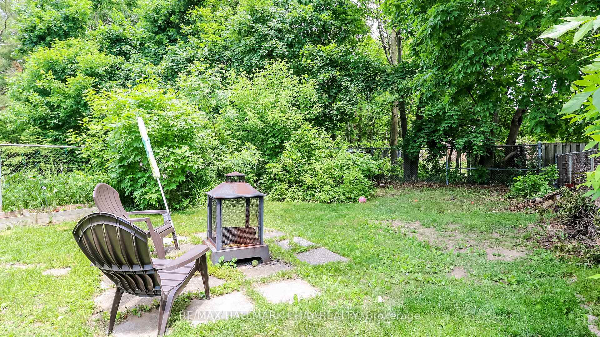 Photo 14 of 21 Scott Crescent, Barrie, Letitia Heights — HOMEH