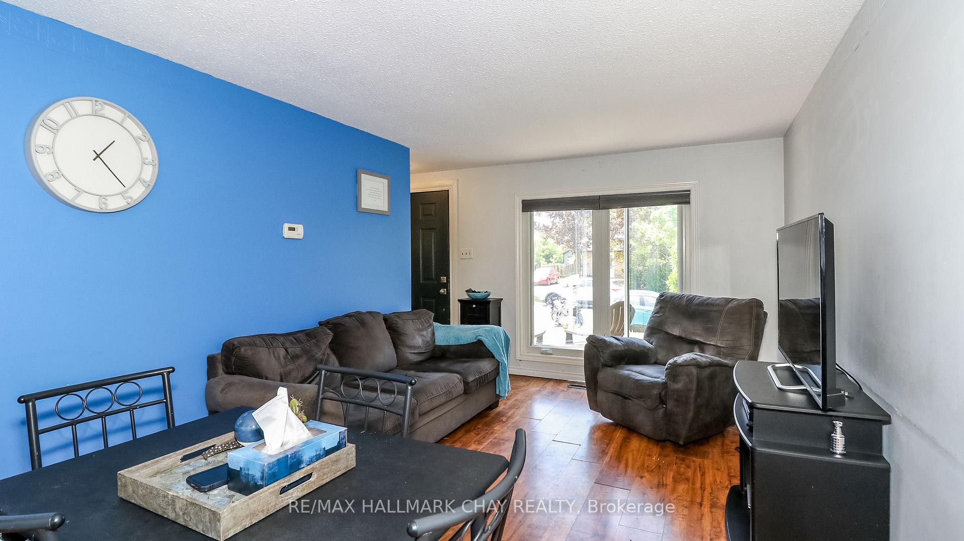 Photo 18 of 21 Scott Crescent, Barrie, Letitia Heights — HOMEH
