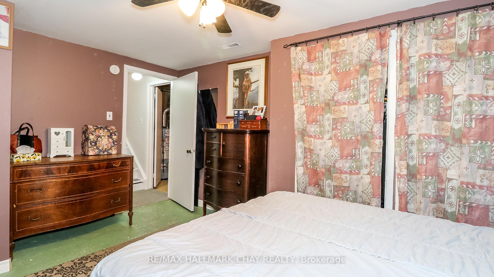 Photo 35 of 21 Scott Crescent, Barrie, Letitia Heights — HOMEH