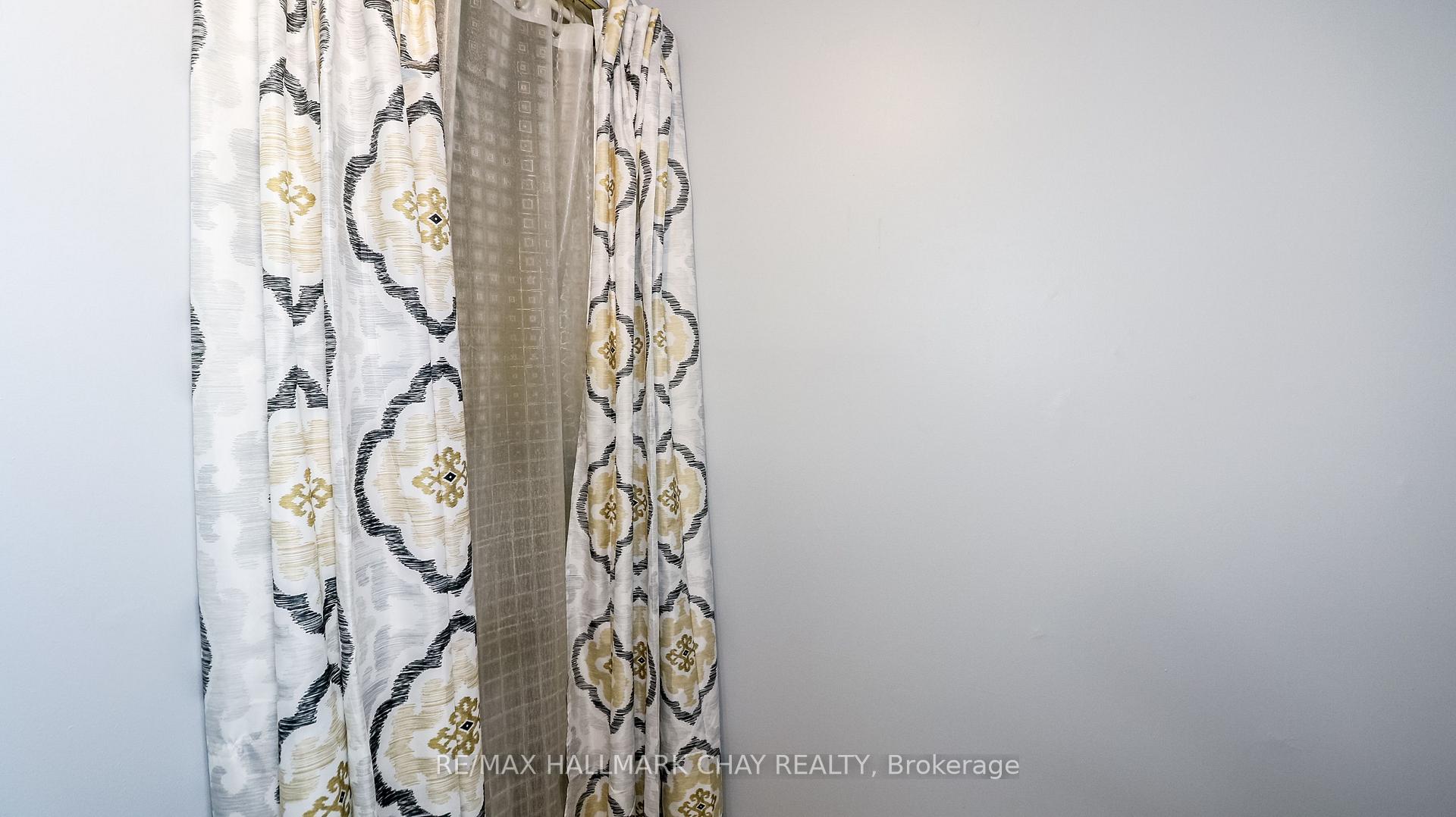Photo 39 of 21 Scott Crescent, Barrie, Letitia Heights — HOMEH