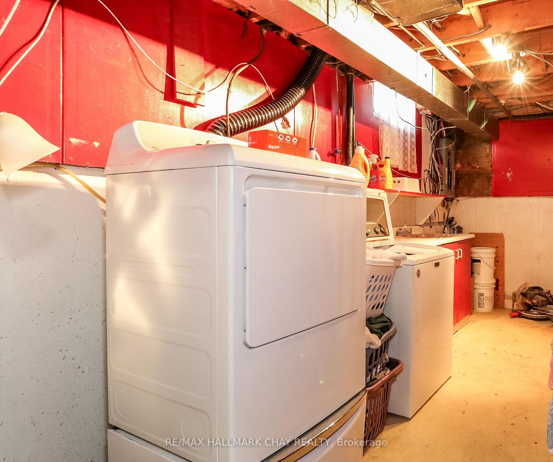Photo 40 of 21 Scott Crescent, Barrie, Letitia Heights — HOMEH