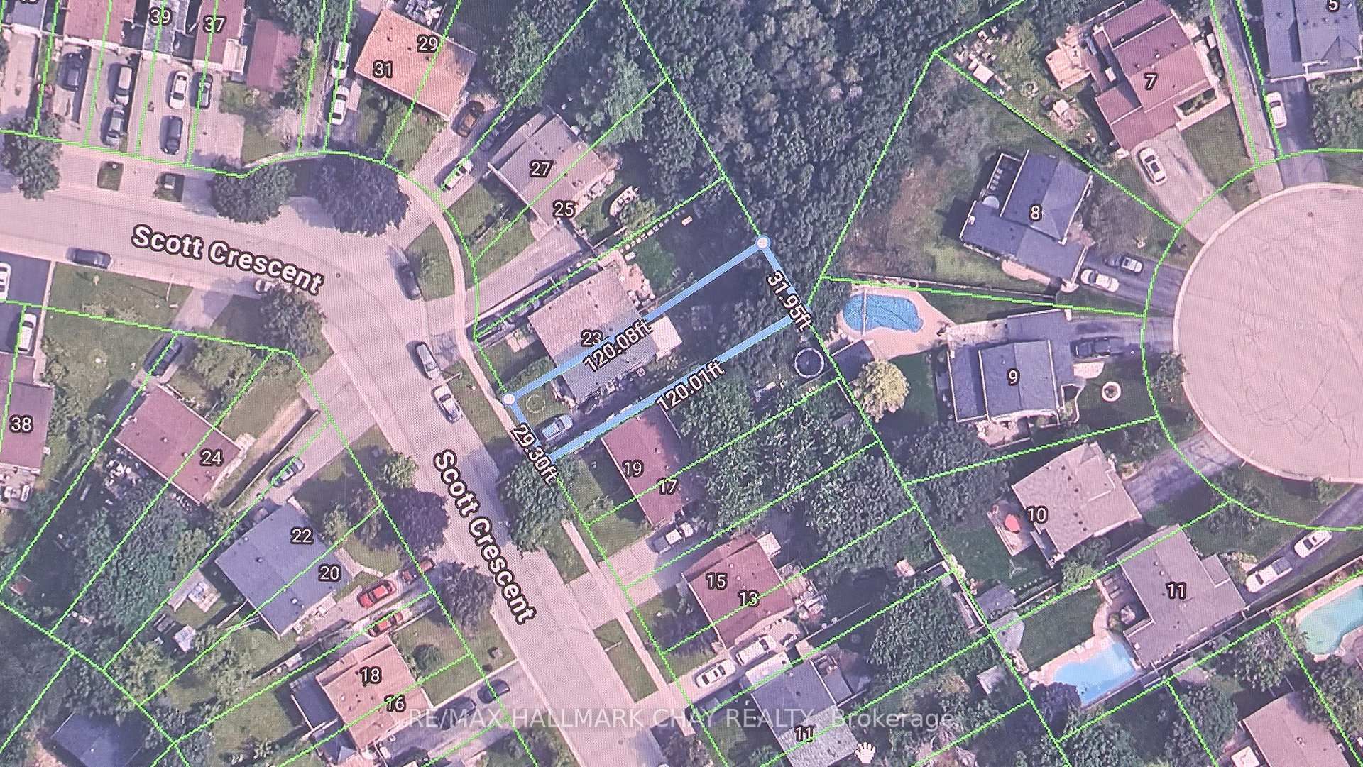 Photo 41 of 21 Scott Crescent, Barrie, Letitia Heights — HOMEH