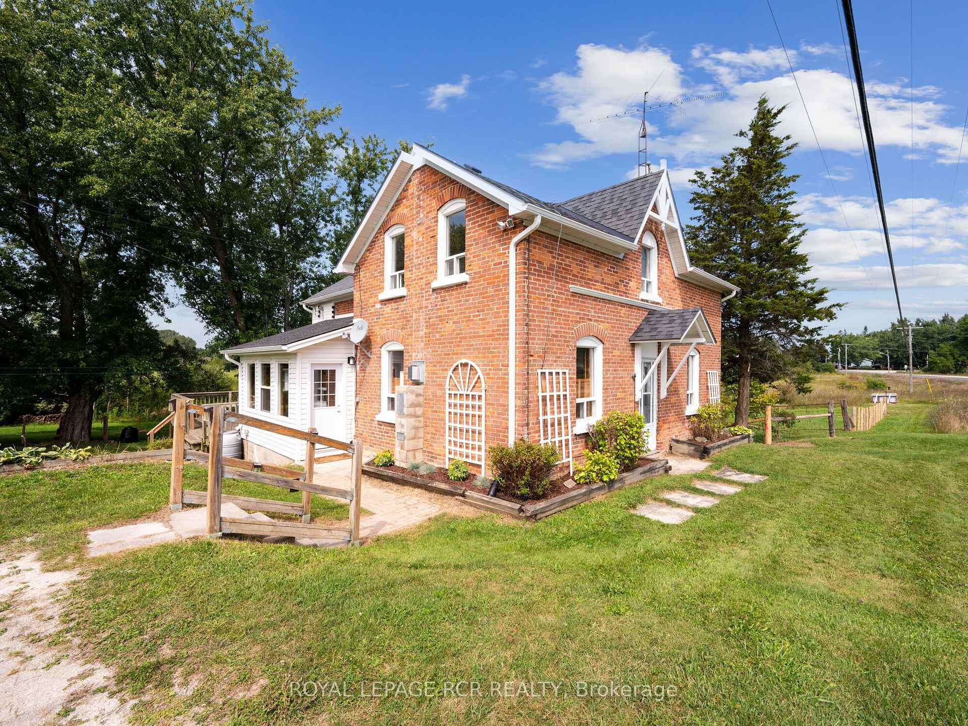 Photo 5 of 316910 Highway 6, Chatsworth — HOMEH