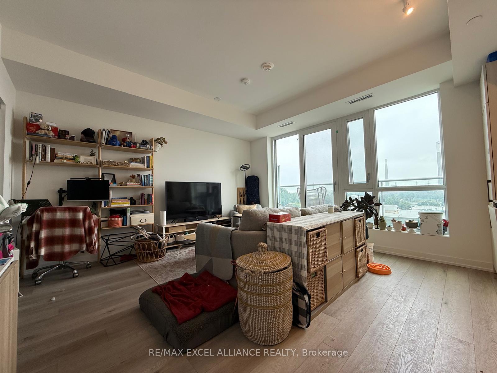 Photo 7 of Unit 805, 150 Logan Avenue, Toronto, South Riverdale — HOMEH