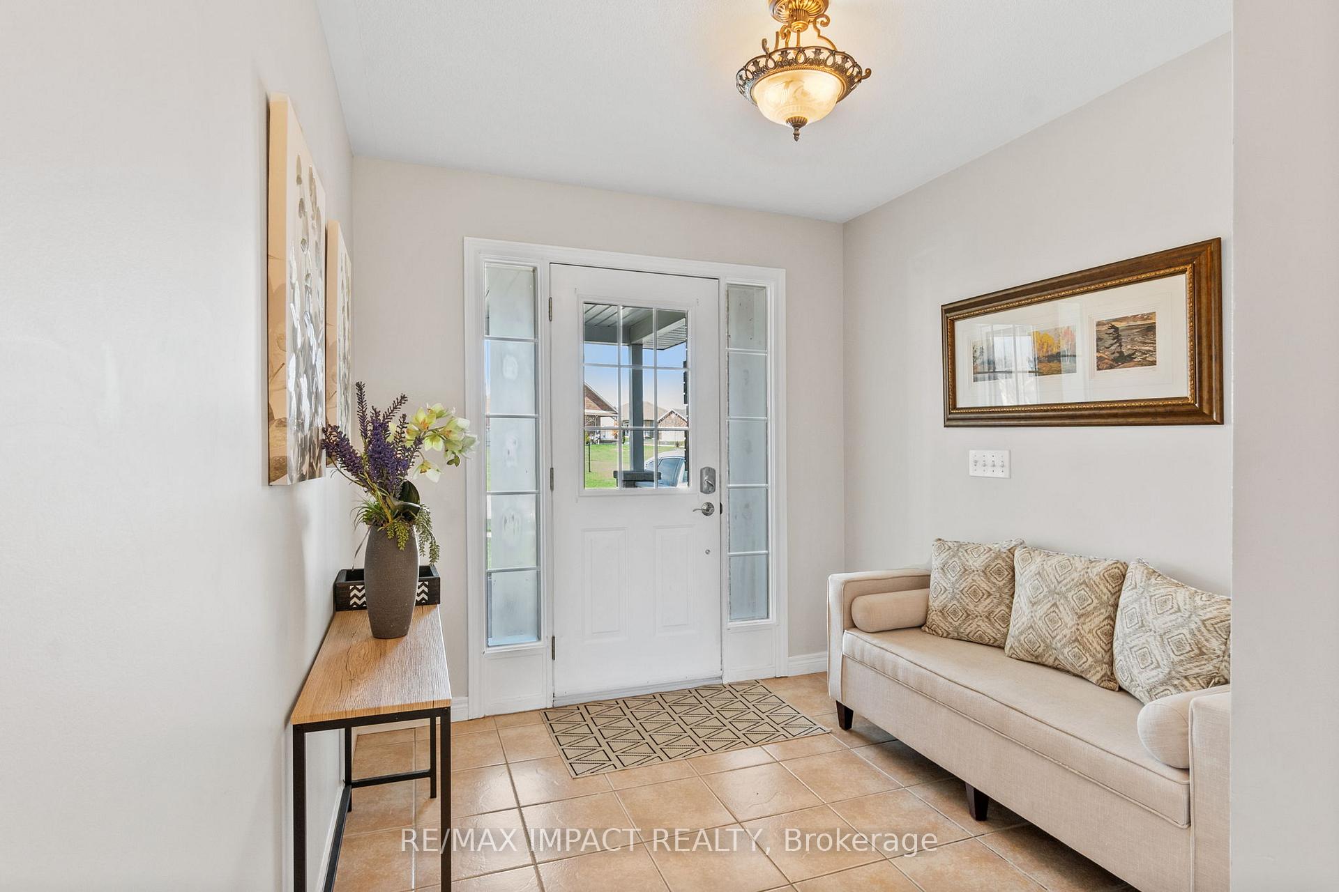 Photo 6 of 293 Ivey Crescent, Cobourg — HOMEH