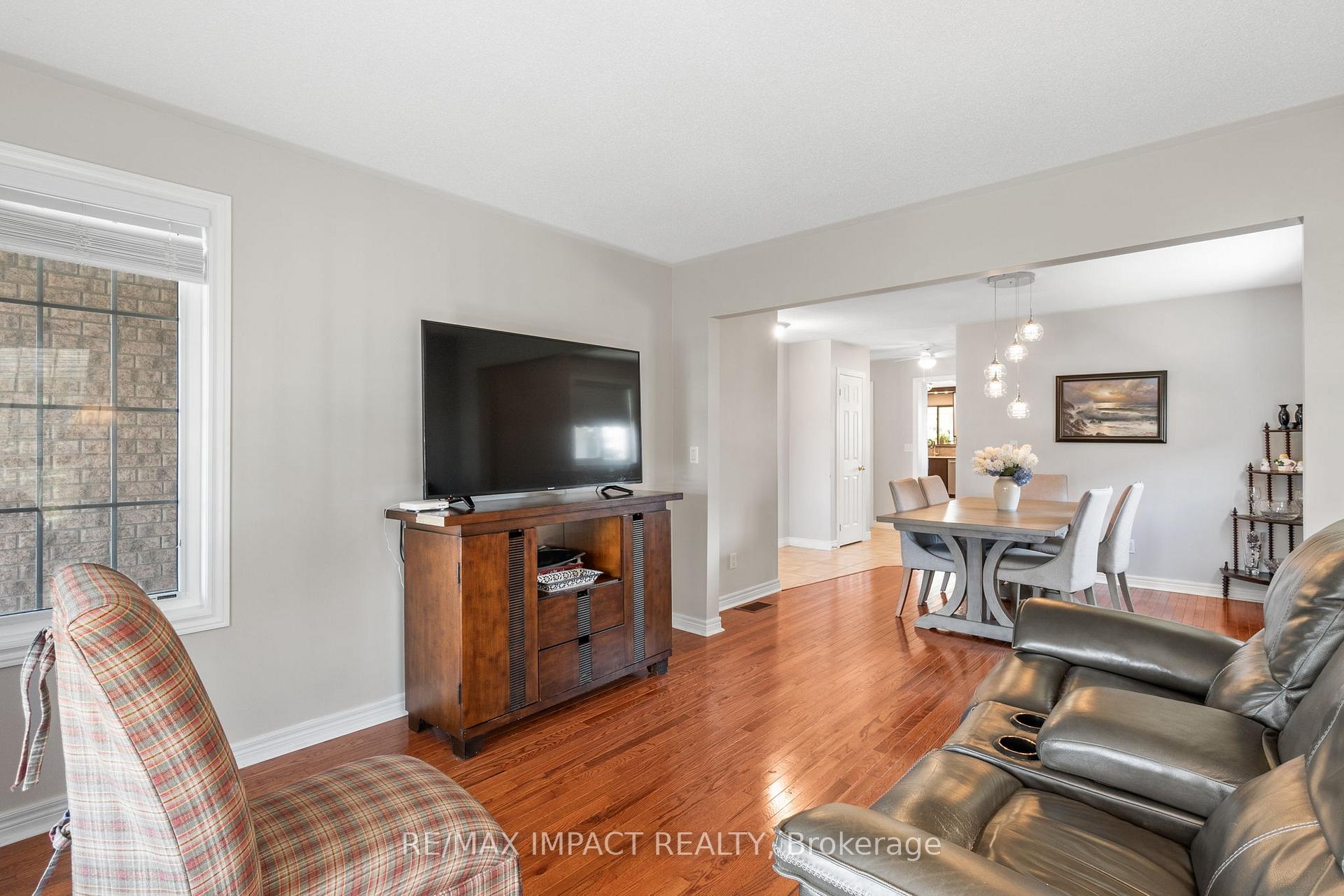 Photo 9 of 293 Ivey Crescent, Cobourg — HOMEH
