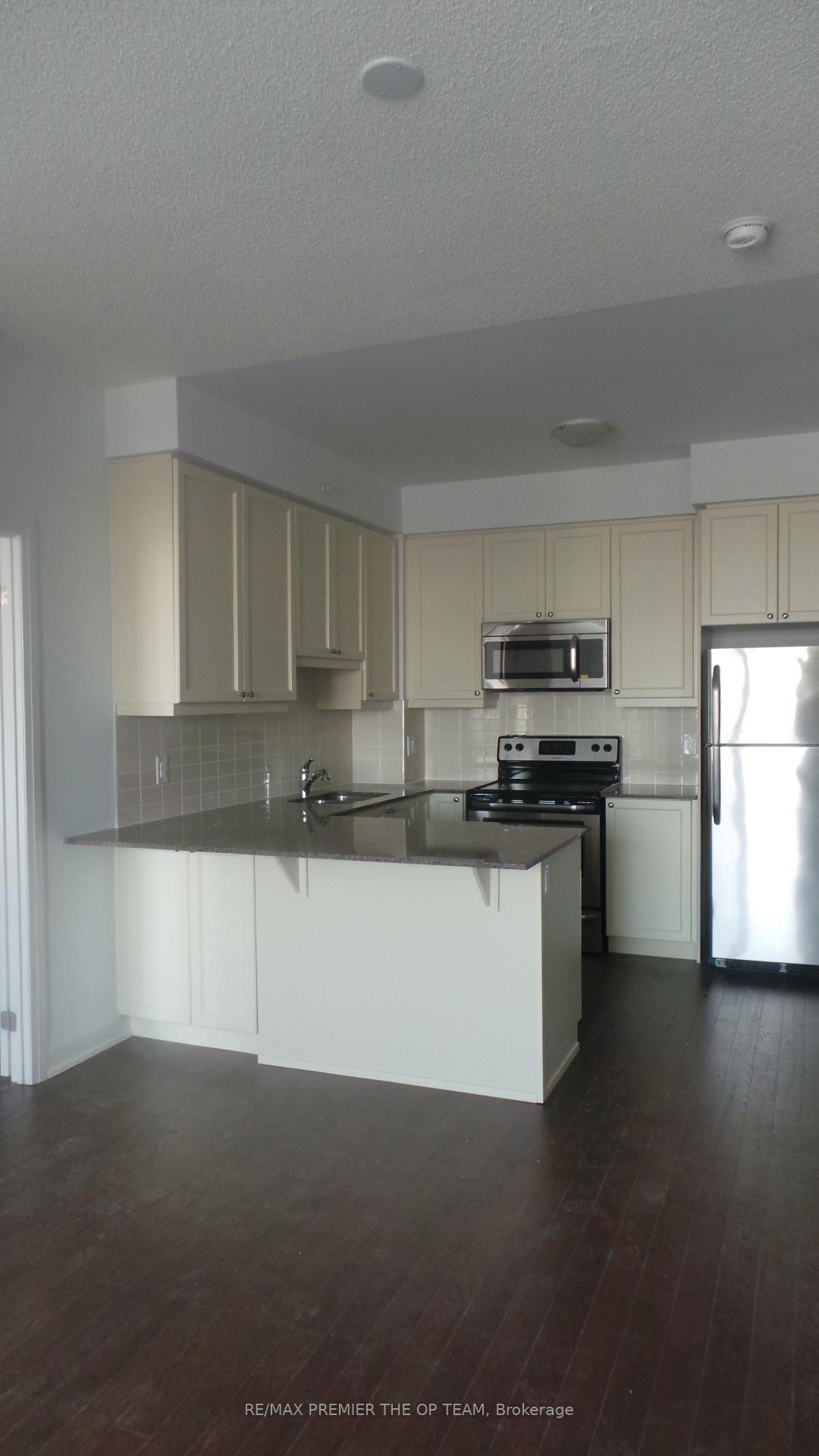 Photo 7 of Unit 806, 12 Woodstream Boulevard, Vaughan, Vaughan Grove — HOMEH