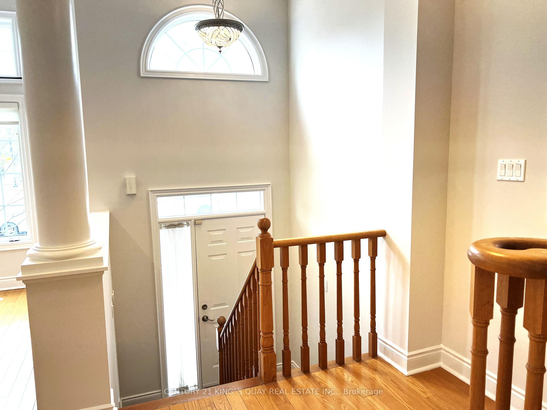 Photo 3 of 184 Legends Way, Markham, Unionville — HOMEH