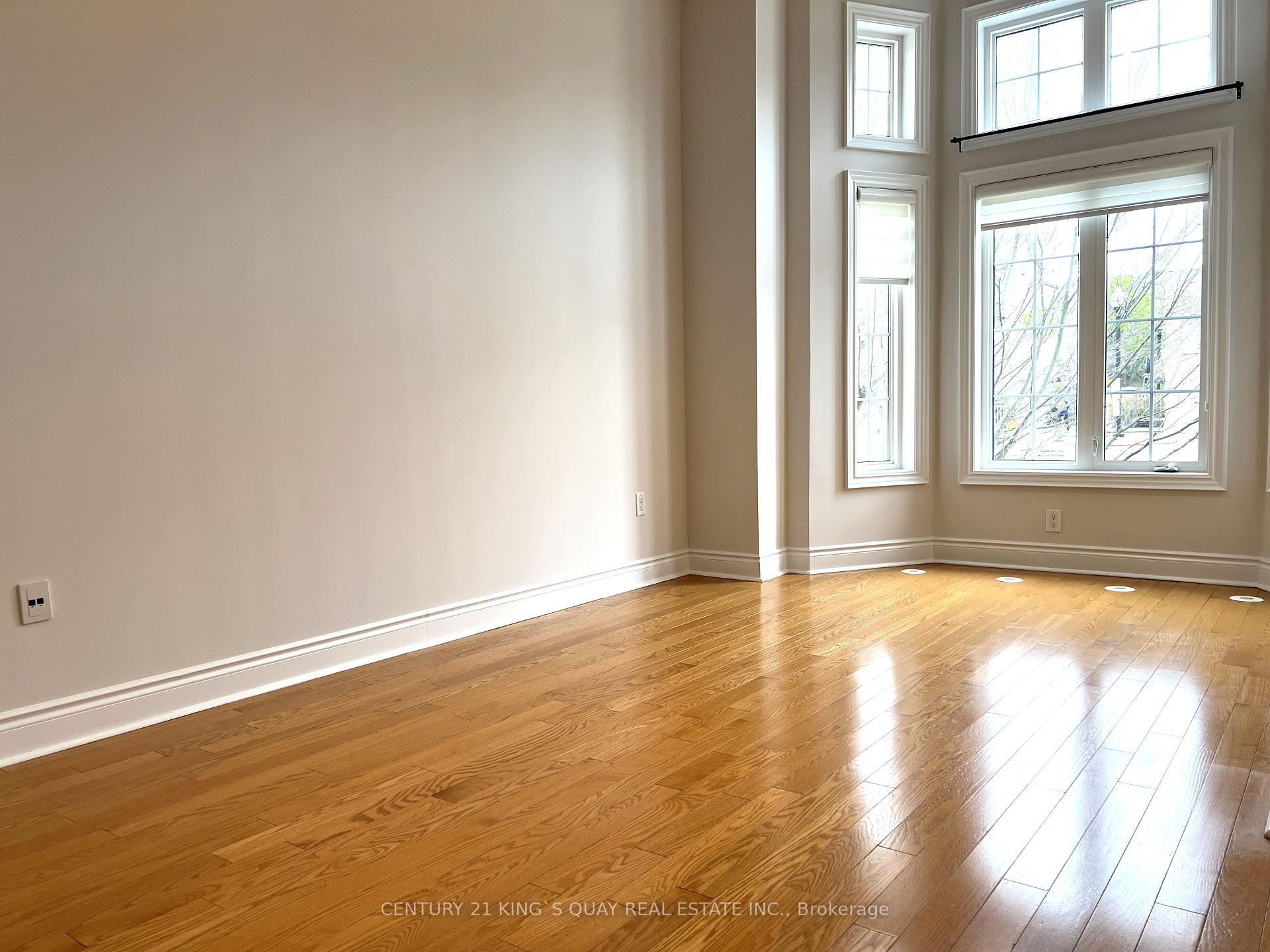 Photo 4 of 184 Legends Way, Markham, Unionville — HOMEH