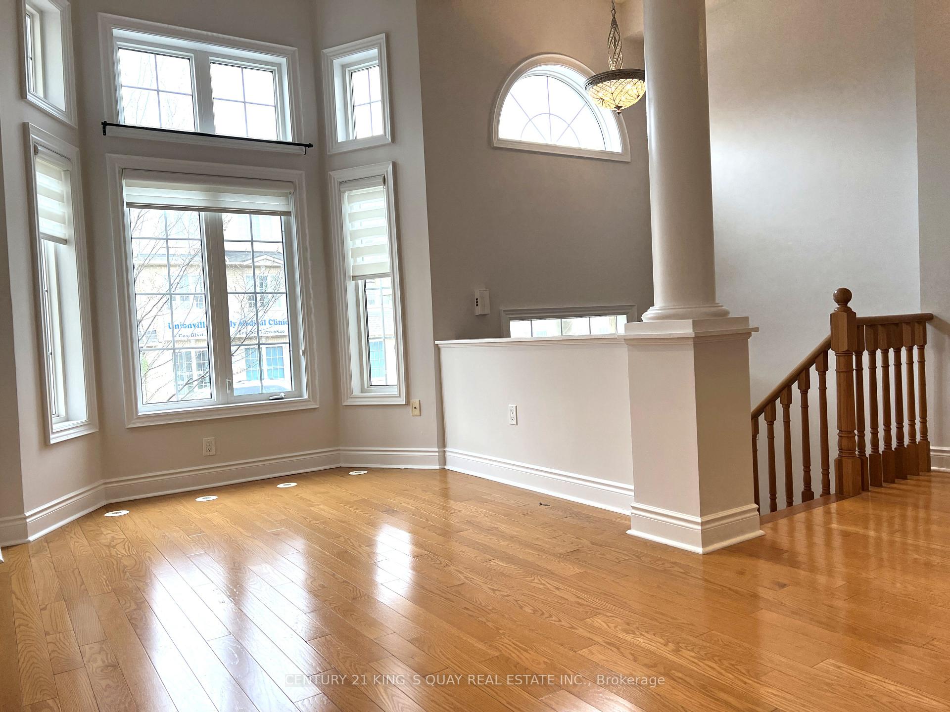 Photo 5 of 184 Legends Way, Markham, Unionville — HOMEH
