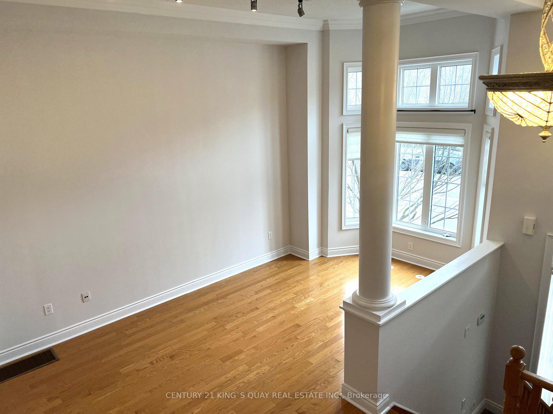 Photo 8 of 184 Legends Way, Markham, Unionville — HOMEH
