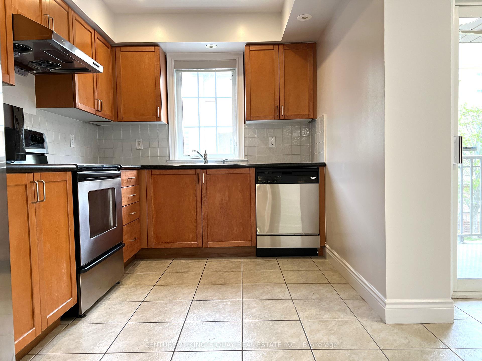Photo 9 of 184 Legends Way, Markham, Unionville — HOMEH